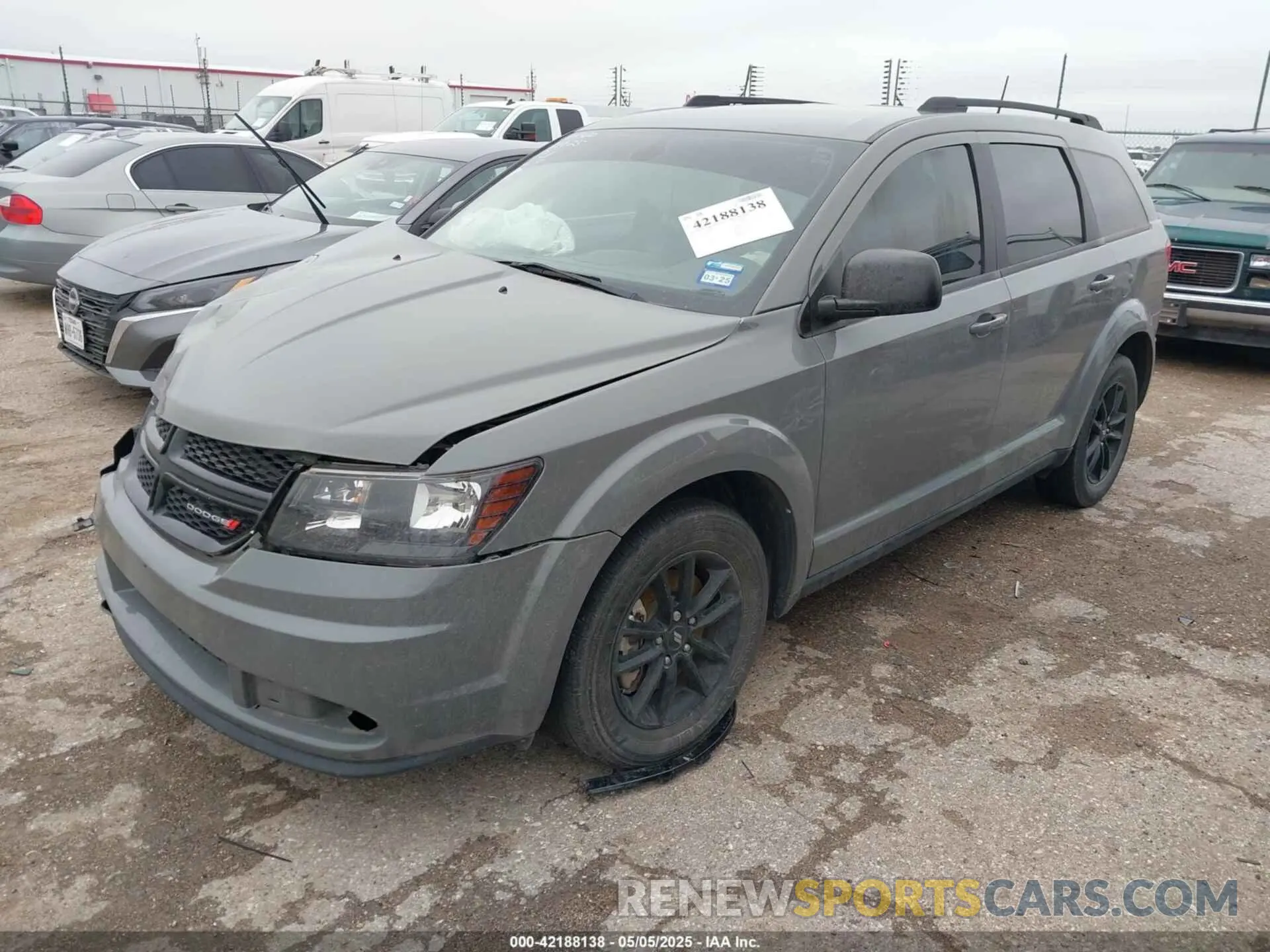 2 Photograph of a damaged car 3C4PDCAB3LT237626 DODGE JOURNEY 2020