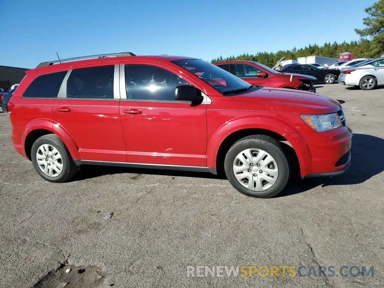 4 Photograph of a damaged car 3C4PDCAB3LT237920 DODGE JOURNEY 2020