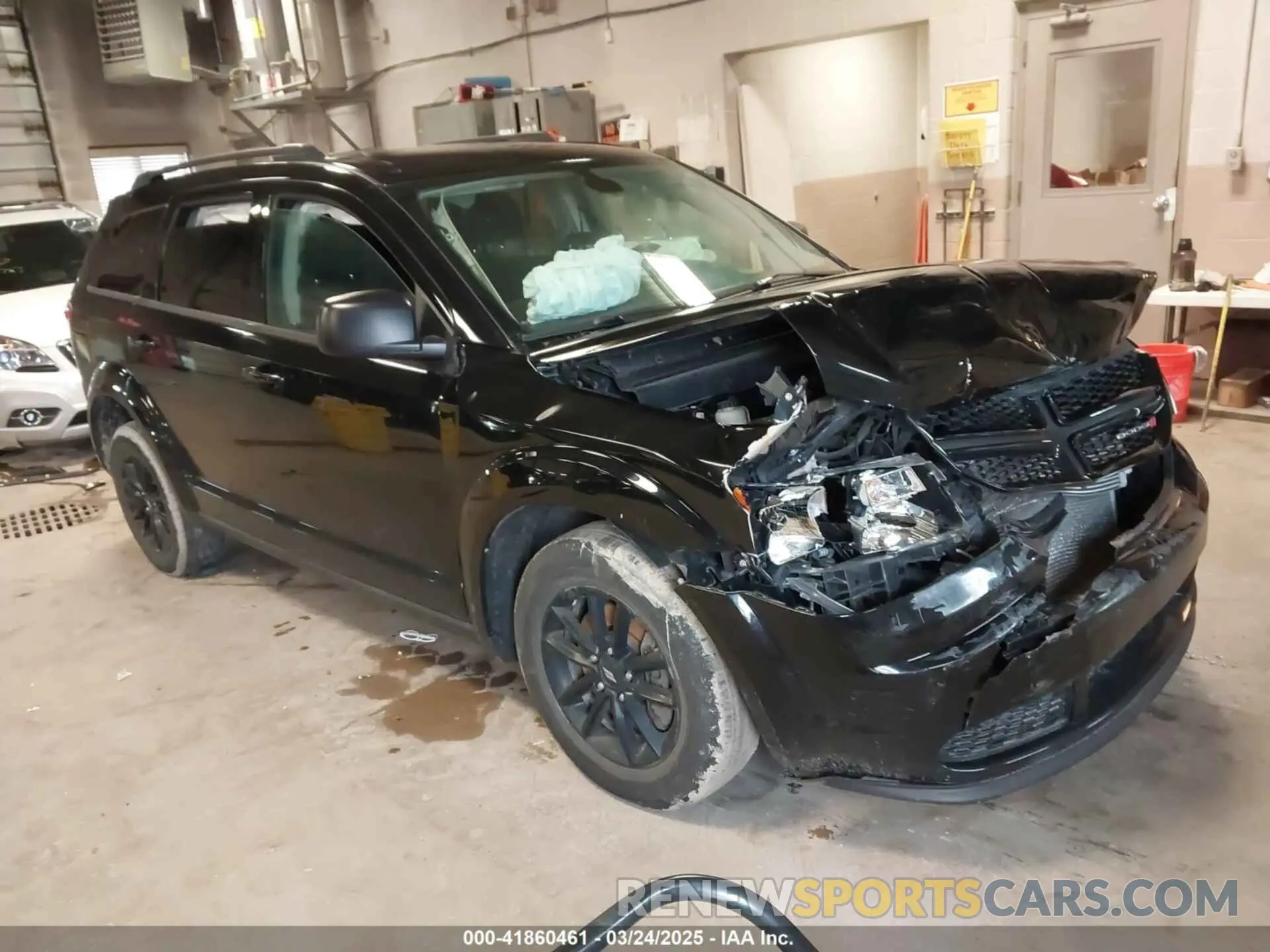 1 Photograph of a damaged car 3C4PDCAB3LT260601 DODGE JOURNEY 2020