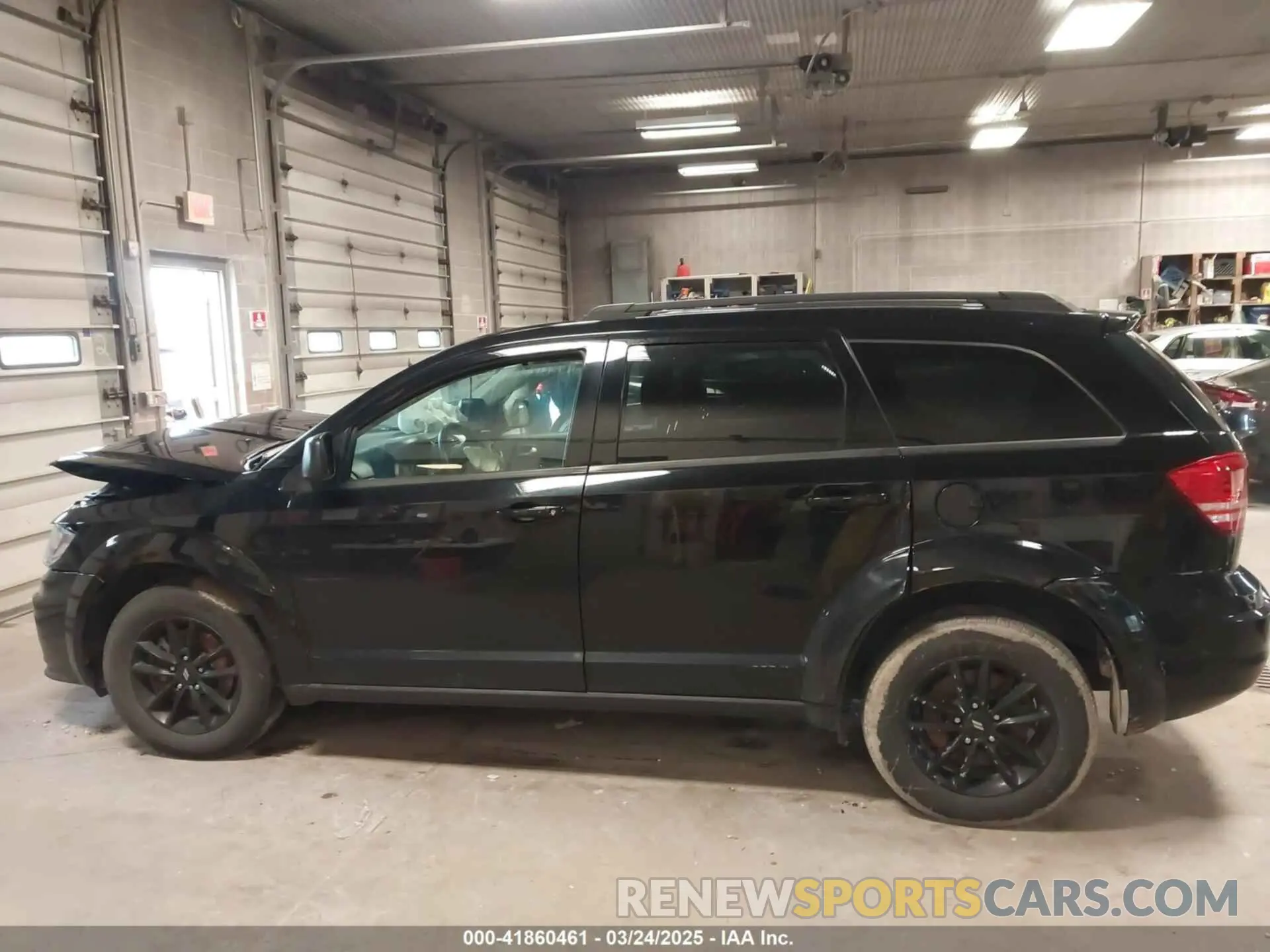 13 Photograph of a damaged car 3C4PDCAB3LT260601 DODGE JOURNEY 2020