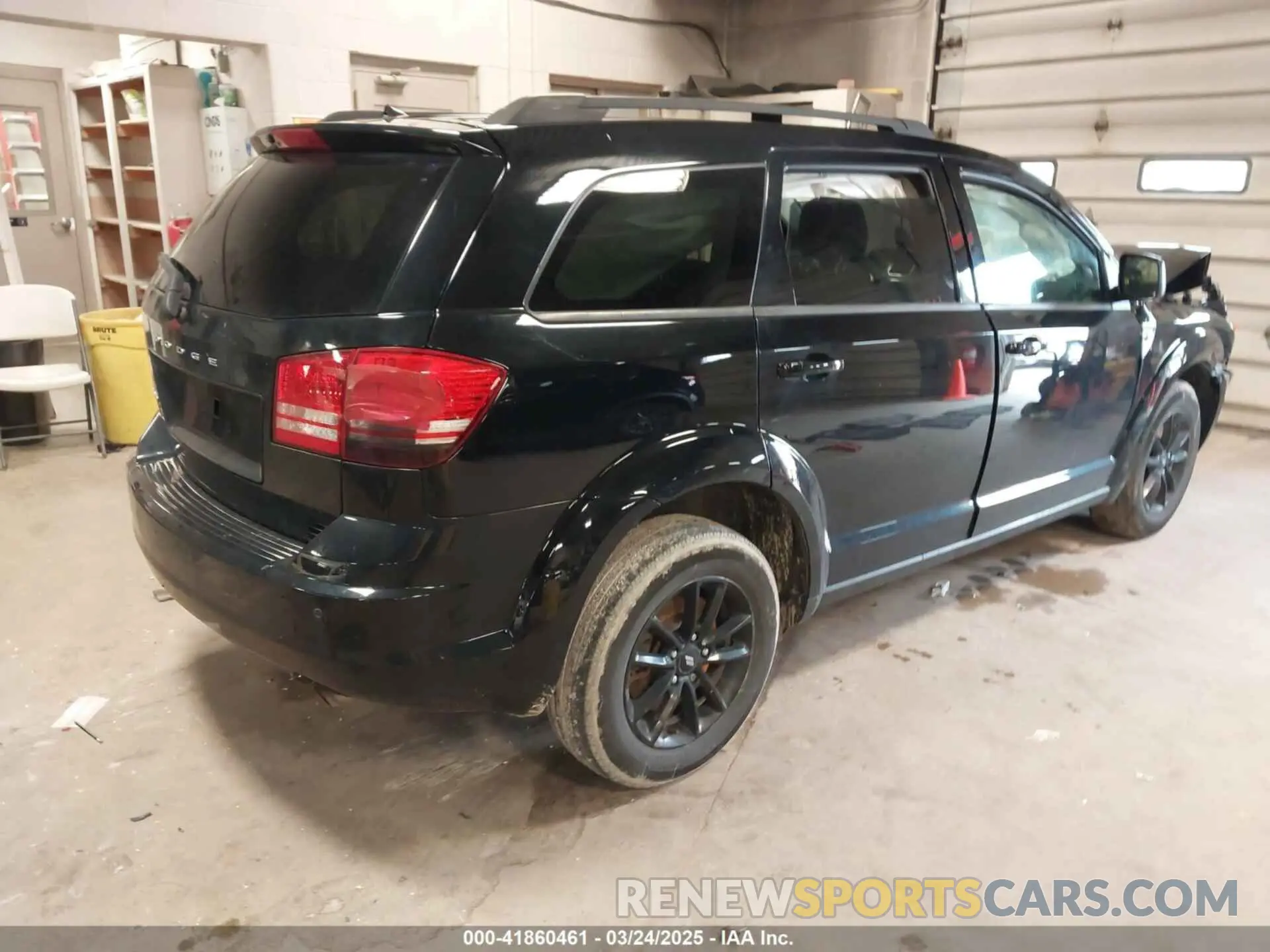 4 Photograph of a damaged car 3C4PDCAB3LT260601 DODGE JOURNEY 2020
