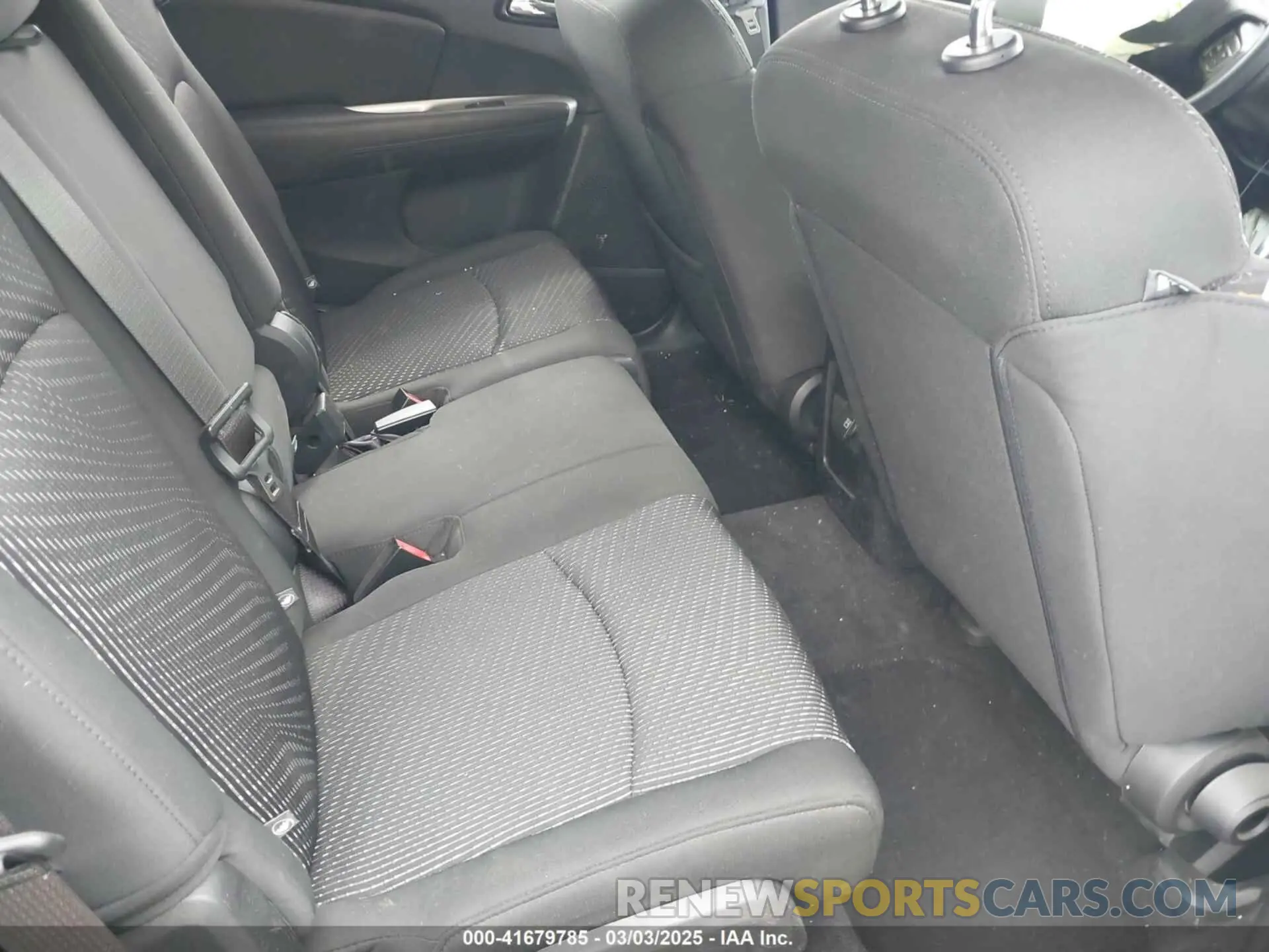 8 Photograph of a damaged car 3C4PDCAB3LT261747 DODGE JOURNEY 2020