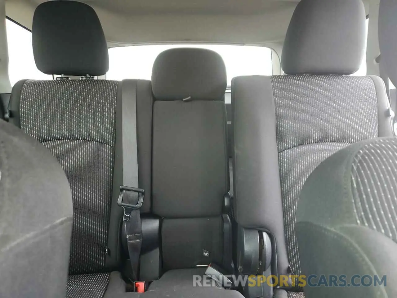 10 Photograph of a damaged car 3C4PDCAB3LT271906 DODGE JOURNEY 2020