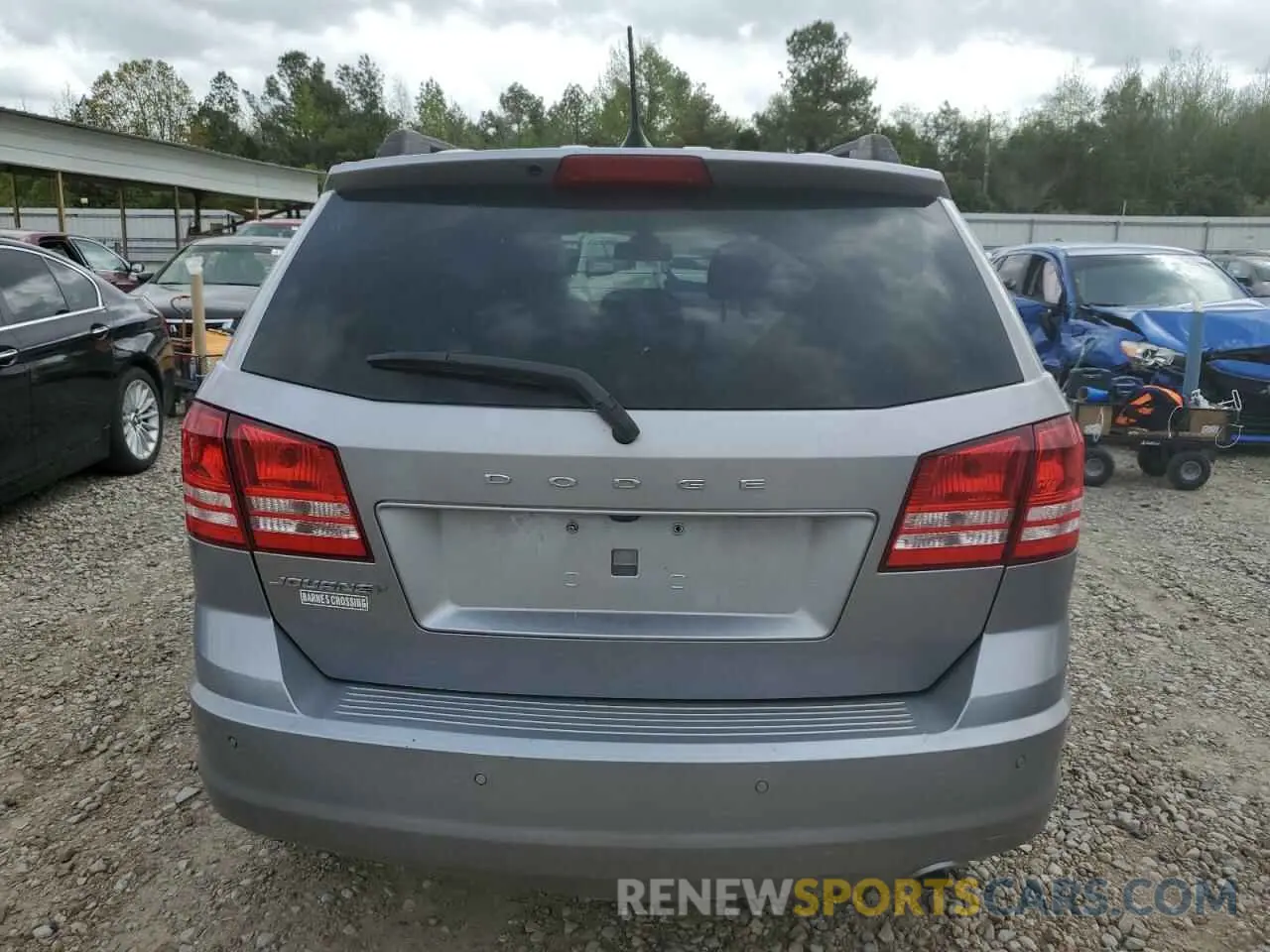 6 Photograph of a damaged car 3C4PDCAB3LT271906 DODGE JOURNEY 2020