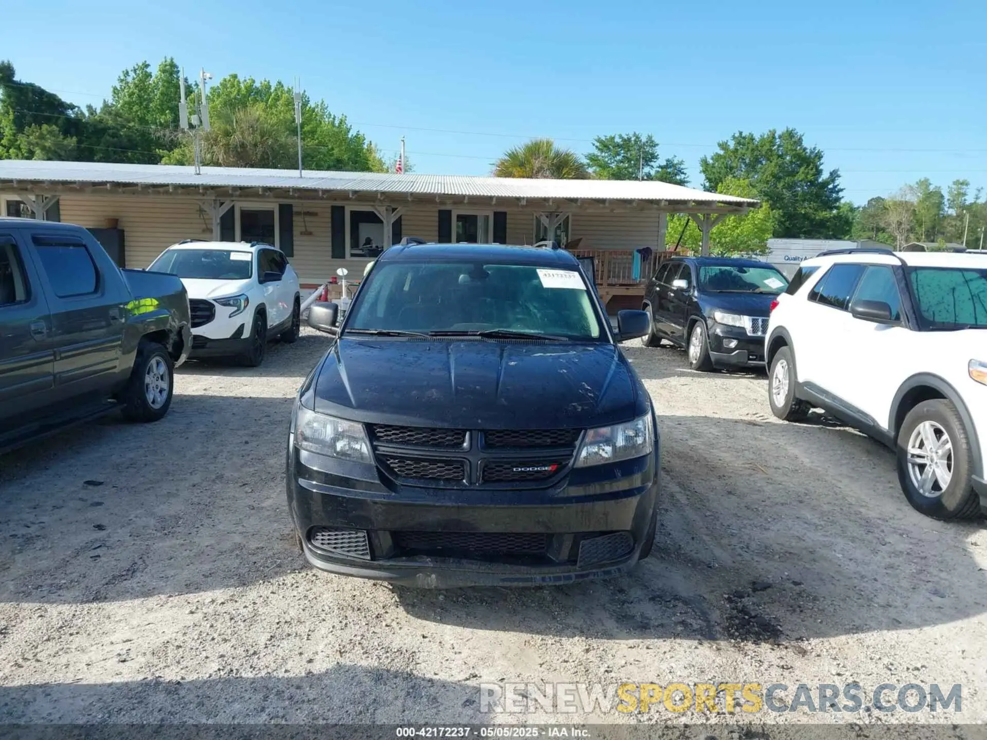 12 Photograph of a damaged car 3C4PDCAB3LT273039 DODGE JOURNEY 2020