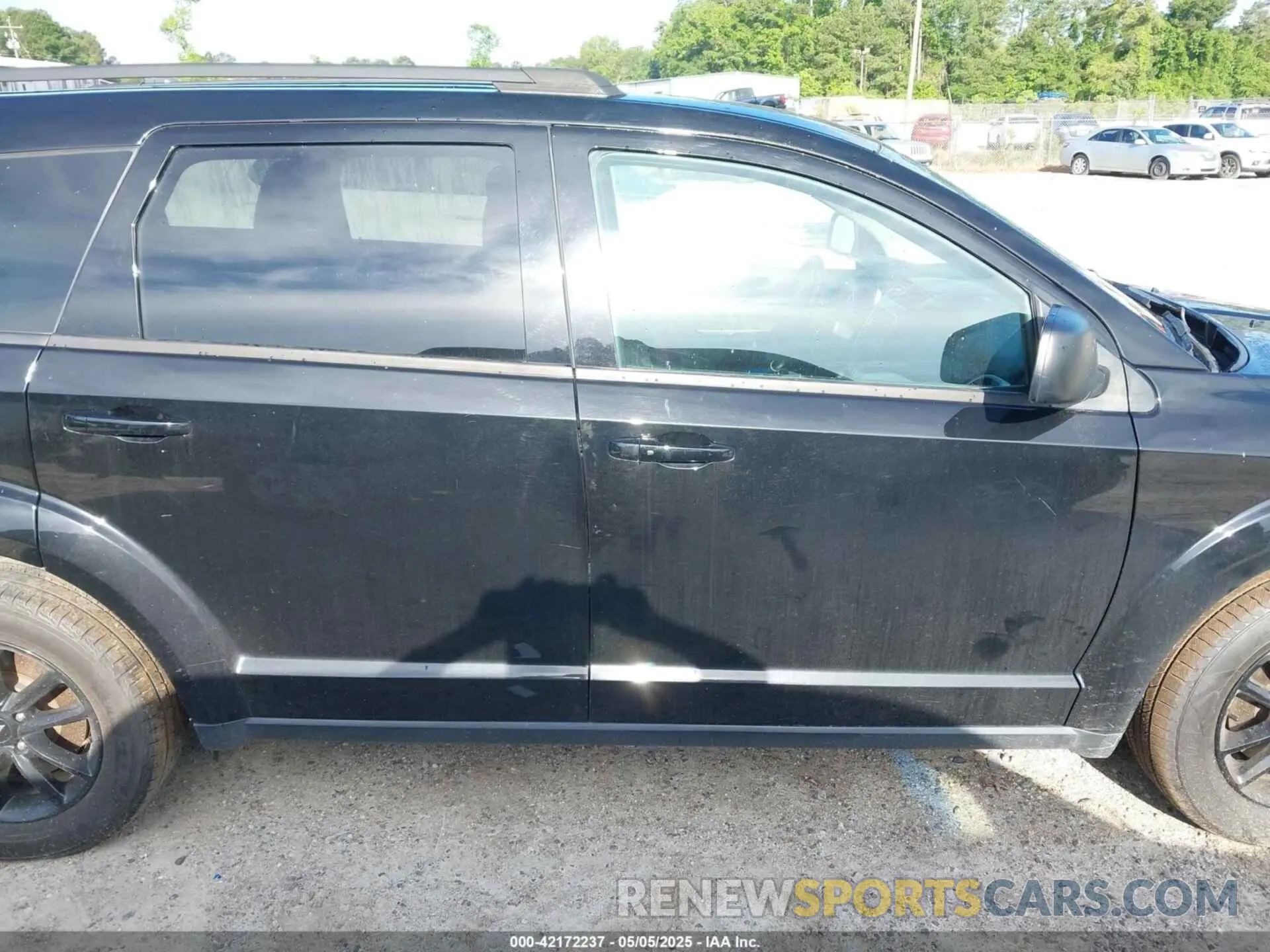 13 Photograph of a damaged car 3C4PDCAB3LT273039 DODGE JOURNEY 2020