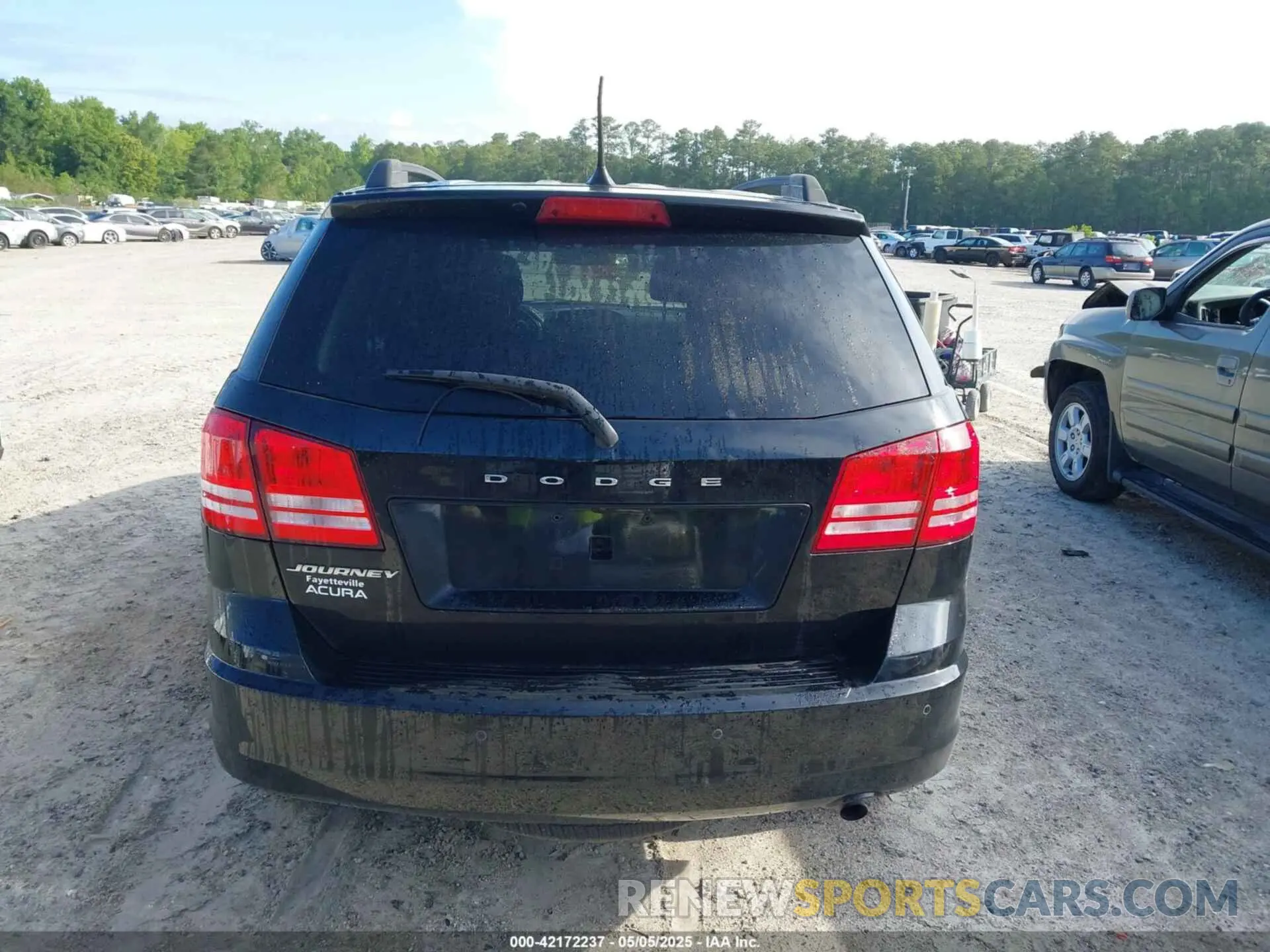 16 Photograph of a damaged car 3C4PDCAB3LT273039 DODGE JOURNEY 2020