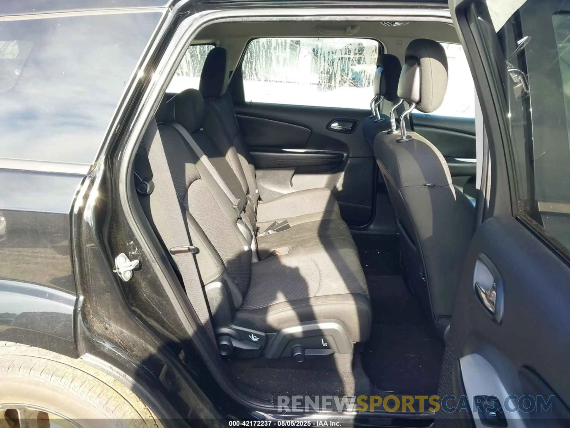 8 Photograph of a damaged car 3C4PDCAB3LT273039 DODGE JOURNEY 2020