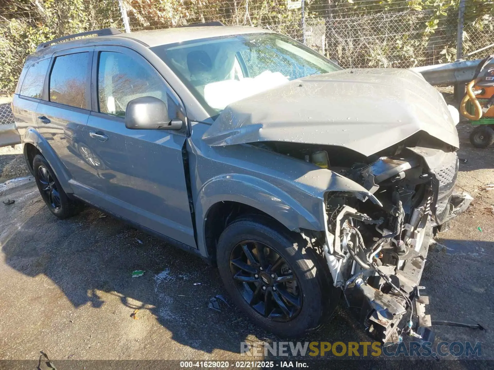 1 Photograph of a damaged car 3C4PDCAB3LT273512 DODGE JOURNEY 2020