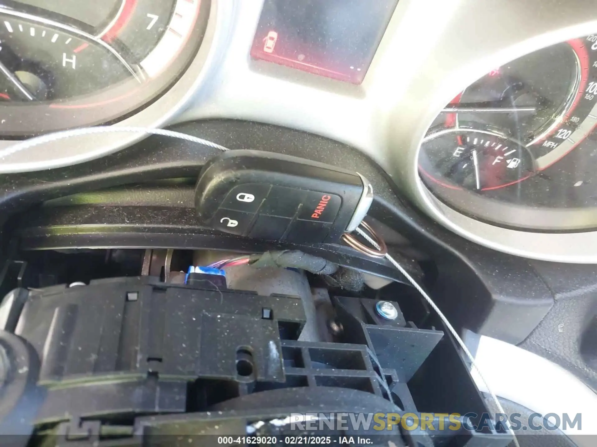 11 Photograph of a damaged car 3C4PDCAB3LT273512 DODGE JOURNEY 2020