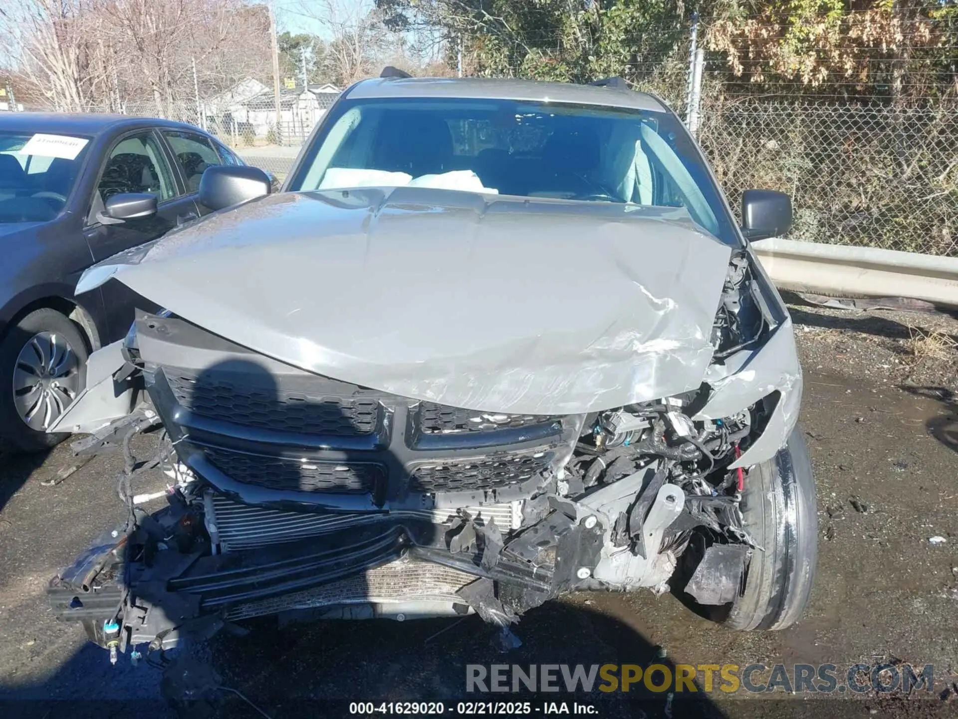 12 Photograph of a damaged car 3C4PDCAB3LT273512 DODGE JOURNEY 2020