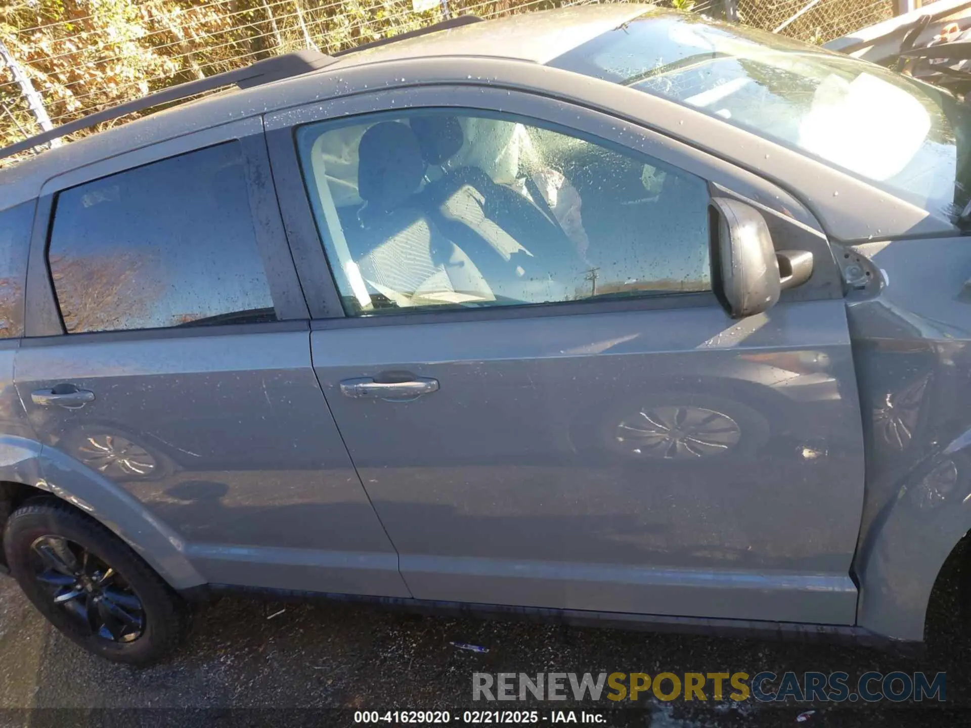 13 Photograph of a damaged car 3C4PDCAB3LT273512 DODGE JOURNEY 2020