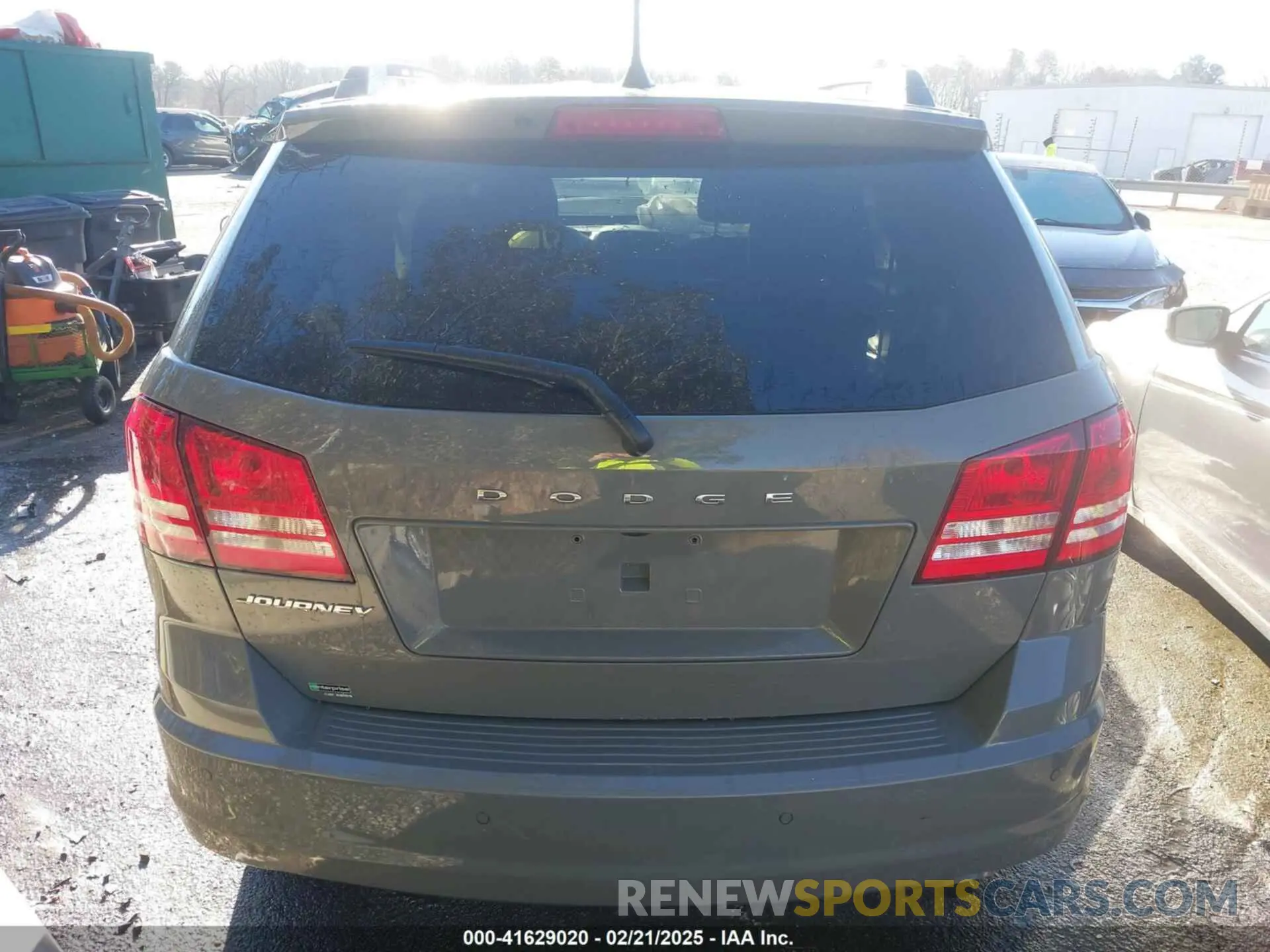 16 Photograph of a damaged car 3C4PDCAB3LT273512 DODGE JOURNEY 2020