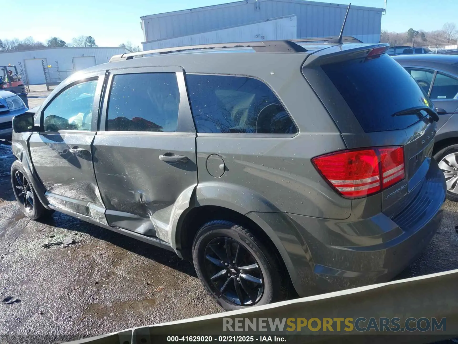 3 Photograph of a damaged car 3C4PDCAB3LT273512 DODGE JOURNEY 2020