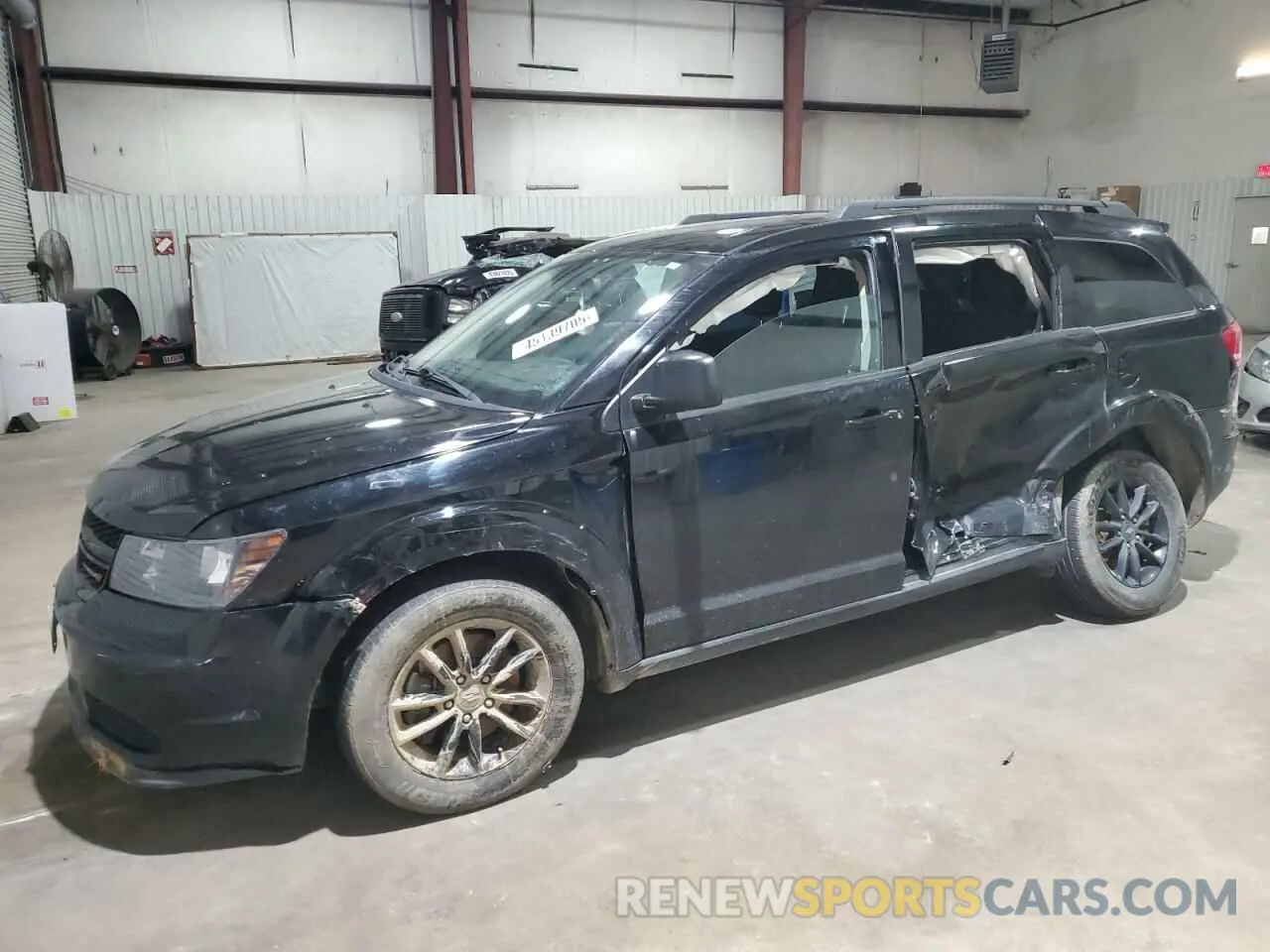 1 Photograph of a damaged car 3C4PDCAB3LT273672 DODGE JOURNEY 2020