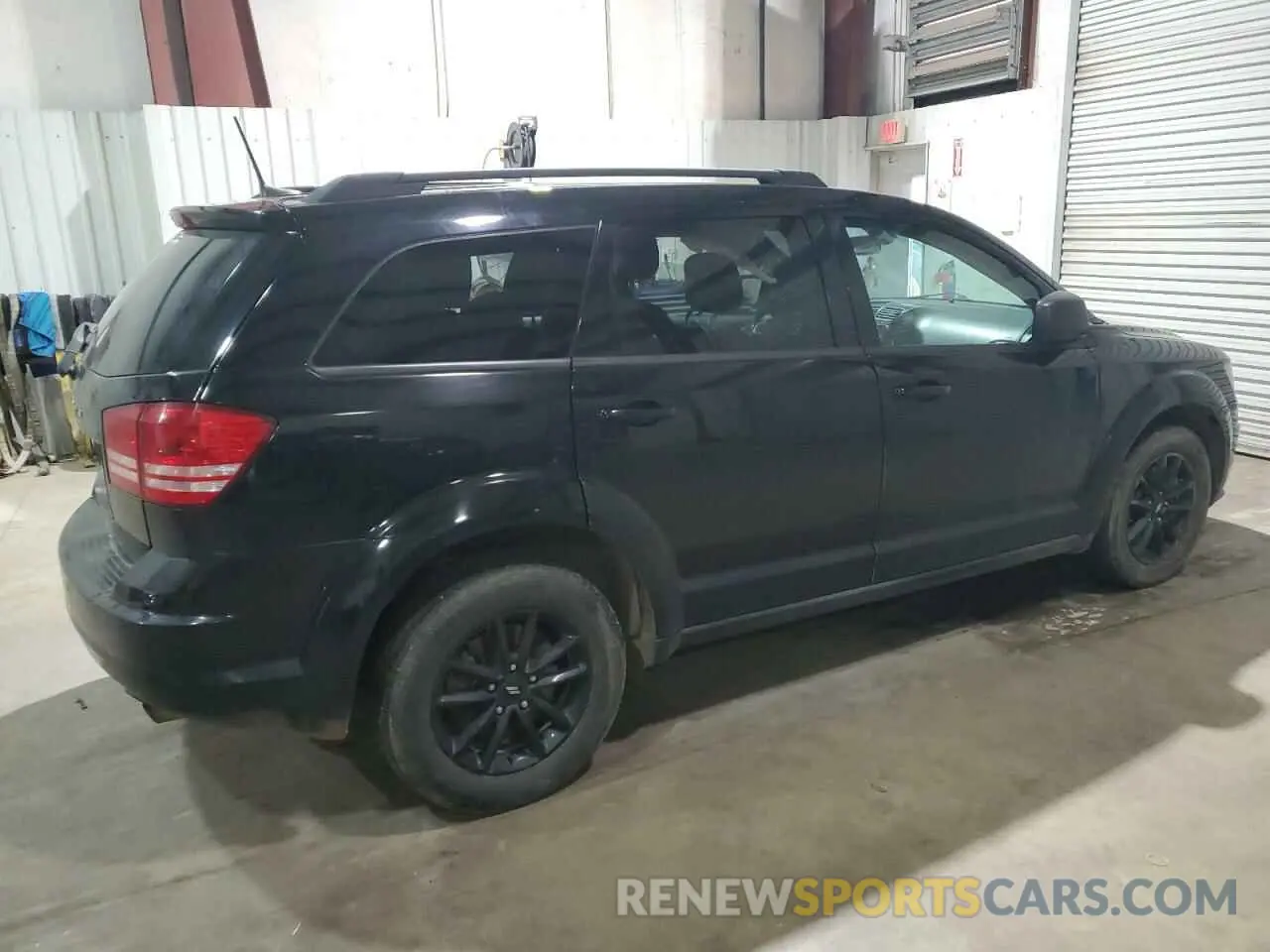 3 Photograph of a damaged car 3C4PDCAB3LT273672 DODGE JOURNEY 2020