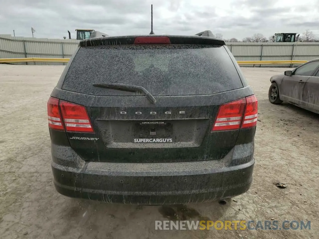 6 Photograph of a damaged car 3C4PDCAB3LT274000 DODGE JOURNEY 2020