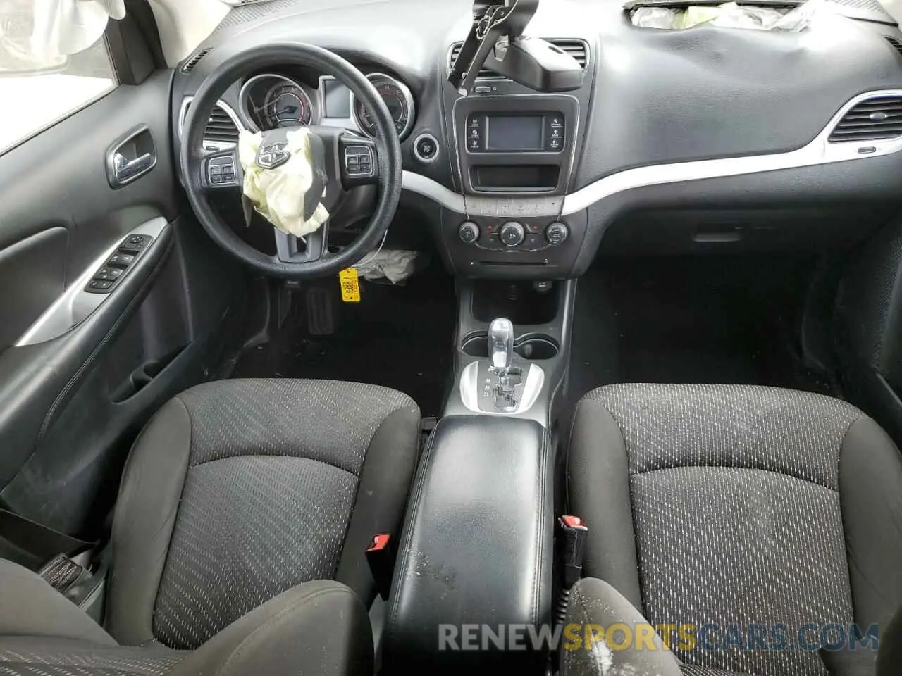 8 Photograph of a damaged car 3C4PDCAB3LT274000 DODGE JOURNEY 2020