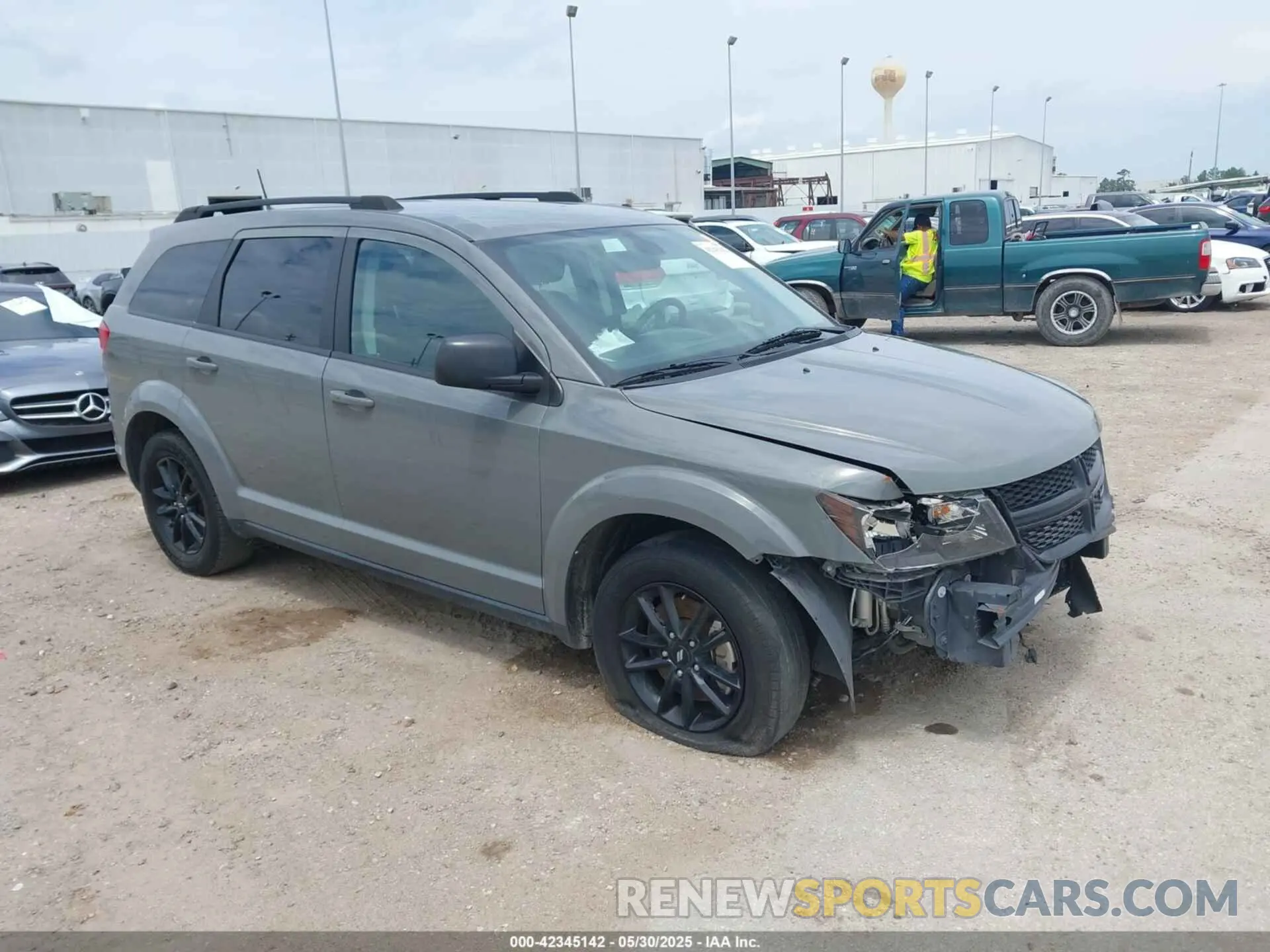 1 Photograph of a damaged car 3C4PDCAB3LT275163 DODGE JOURNEY 2020