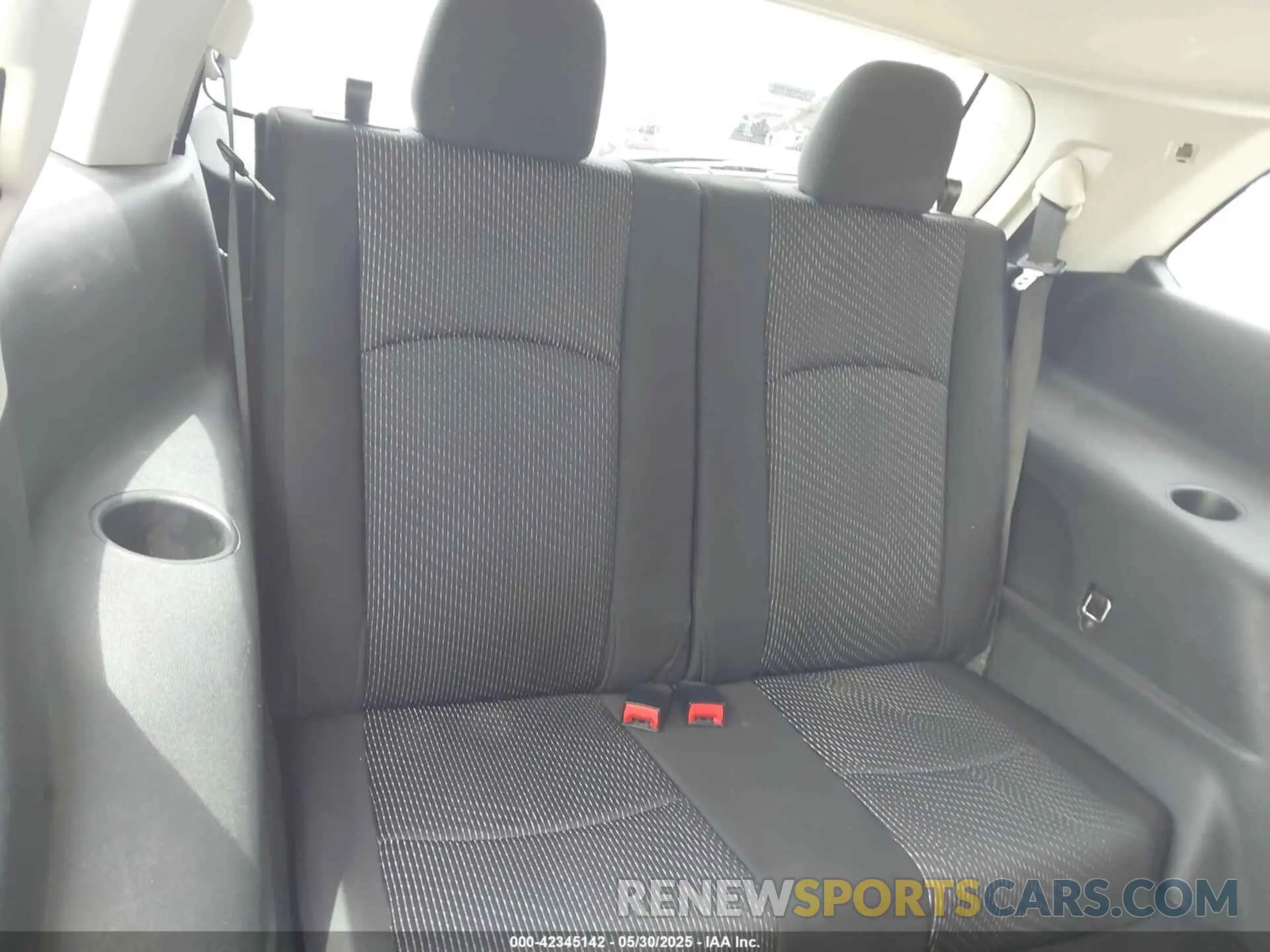 17 Photograph of a damaged car 3C4PDCAB3LT275163 DODGE JOURNEY 2020