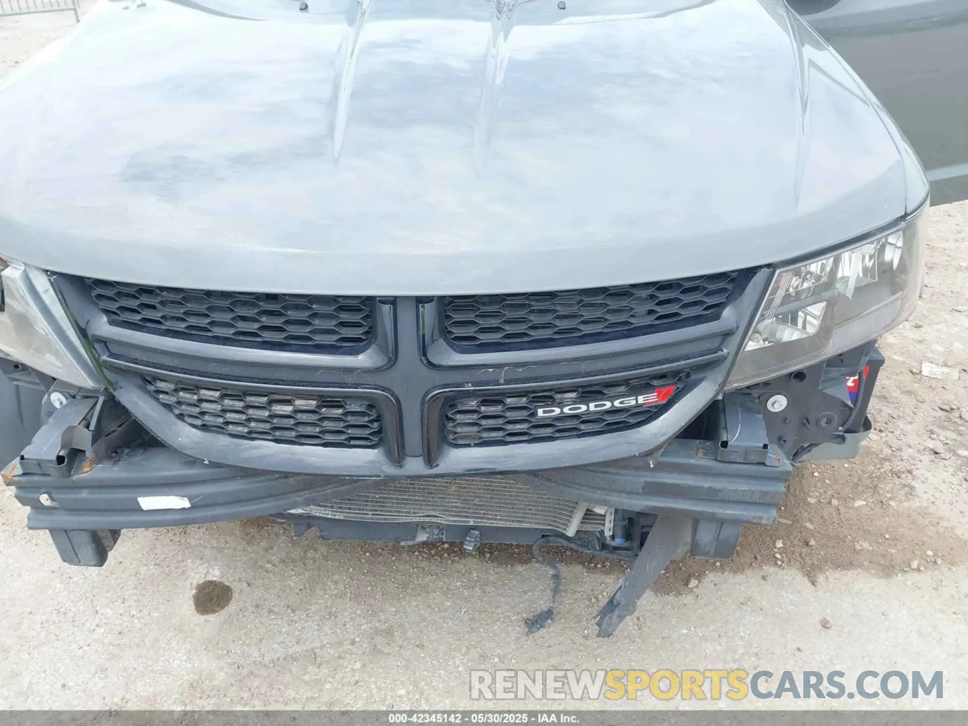 6 Photograph of a damaged car 3C4PDCAB3LT275163 DODGE JOURNEY 2020