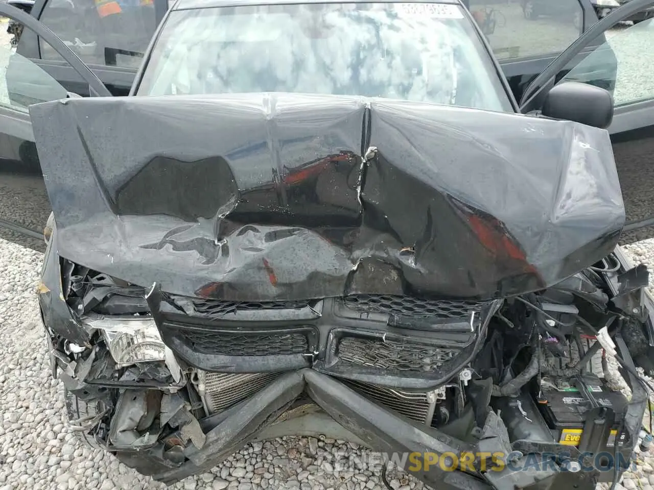 12 Photograph of a damaged car 3C4PDCAB3LT277706 DODGE JOURNEY 2020
