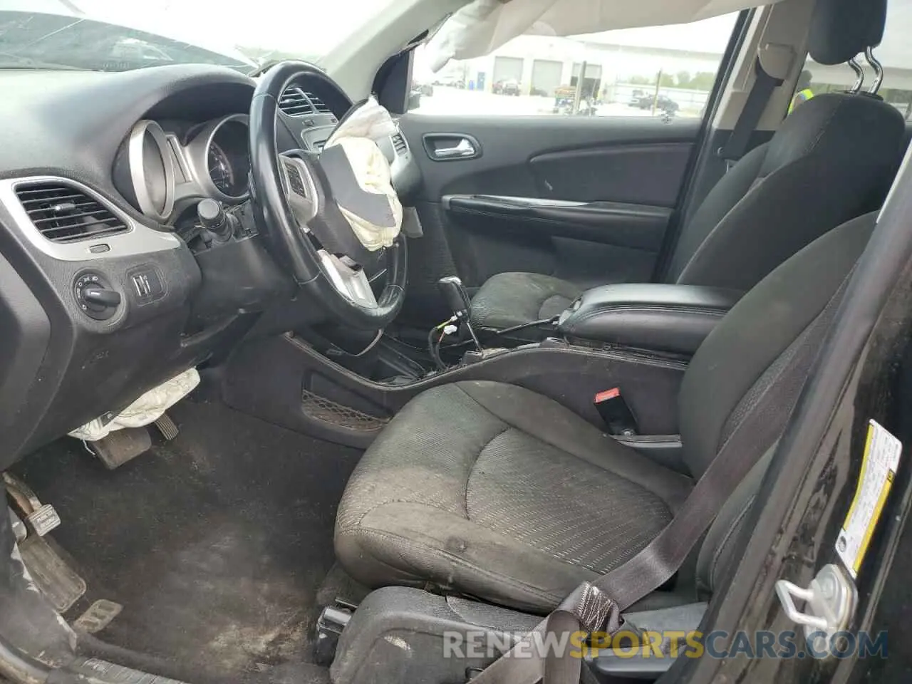 7 Photograph of a damaged car 3C4PDCAB3LT277706 DODGE JOURNEY 2020