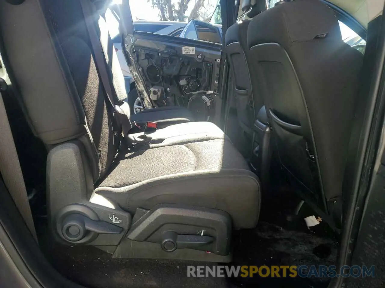 11 Photograph of a damaged car 3C4PDCAB4LT199260 DODGE JOURNEY 2020