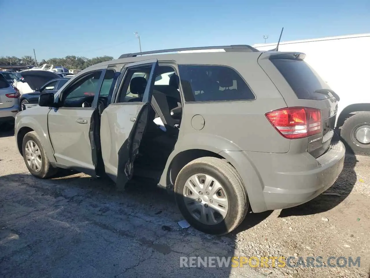 2 Photograph of a damaged car 3C4PDCAB4LT199260 DODGE JOURNEY 2020