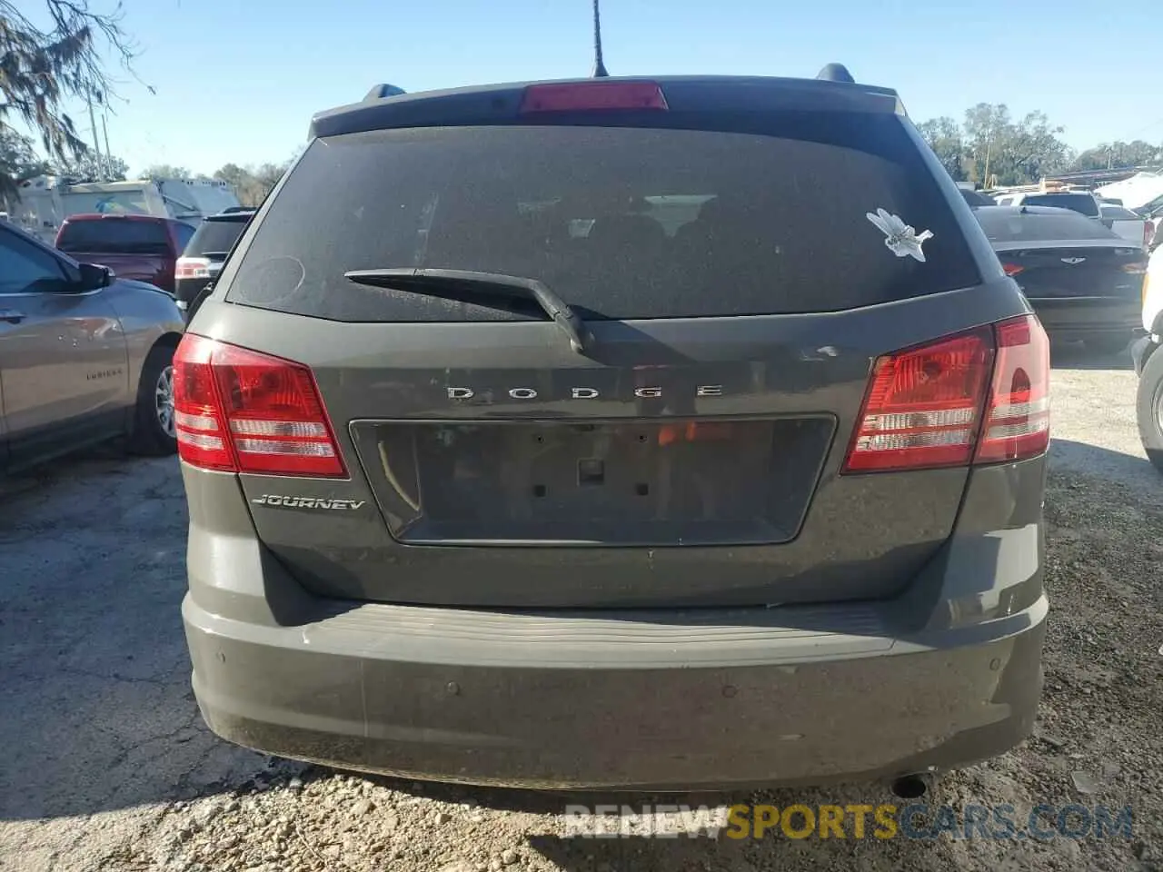 6 Photograph of a damaged car 3C4PDCAB4LT199260 DODGE JOURNEY 2020
