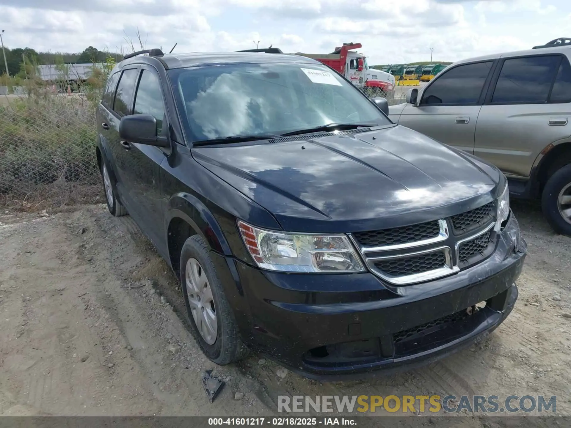 1 Photograph of a damaged car 3C4PDCAB4LT226263 DODGE JOURNEY 2020