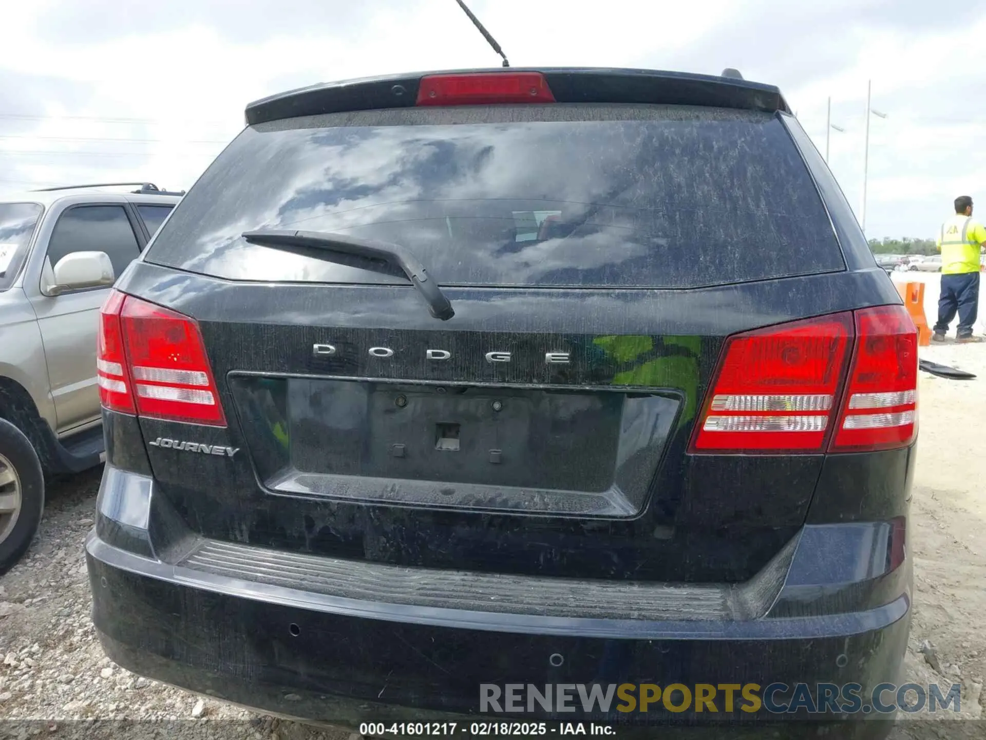 16 Photograph of a damaged car 3C4PDCAB4LT226263 DODGE JOURNEY 2020