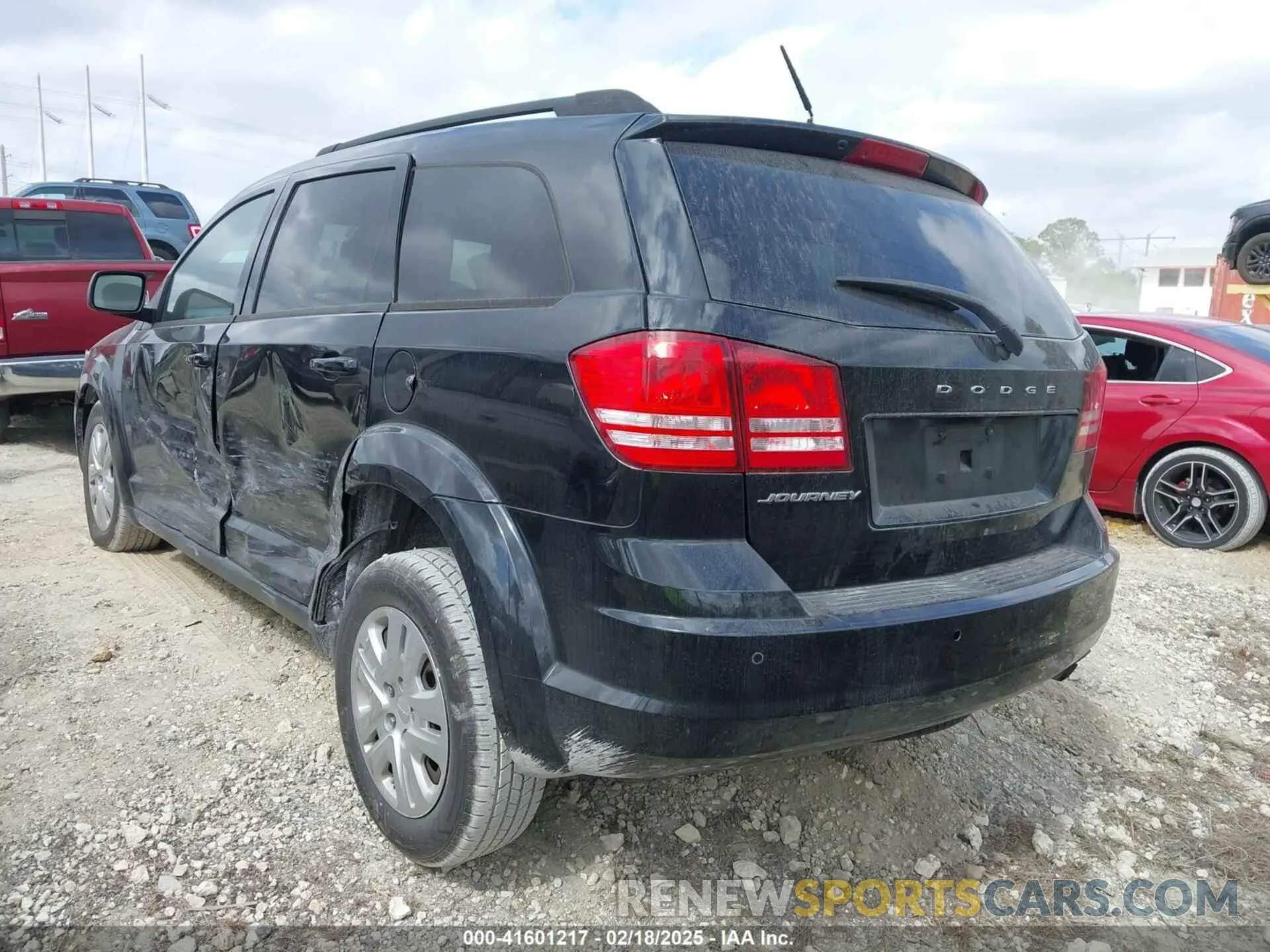 3 Photograph of a damaged car 3C4PDCAB4LT226263 DODGE JOURNEY 2020