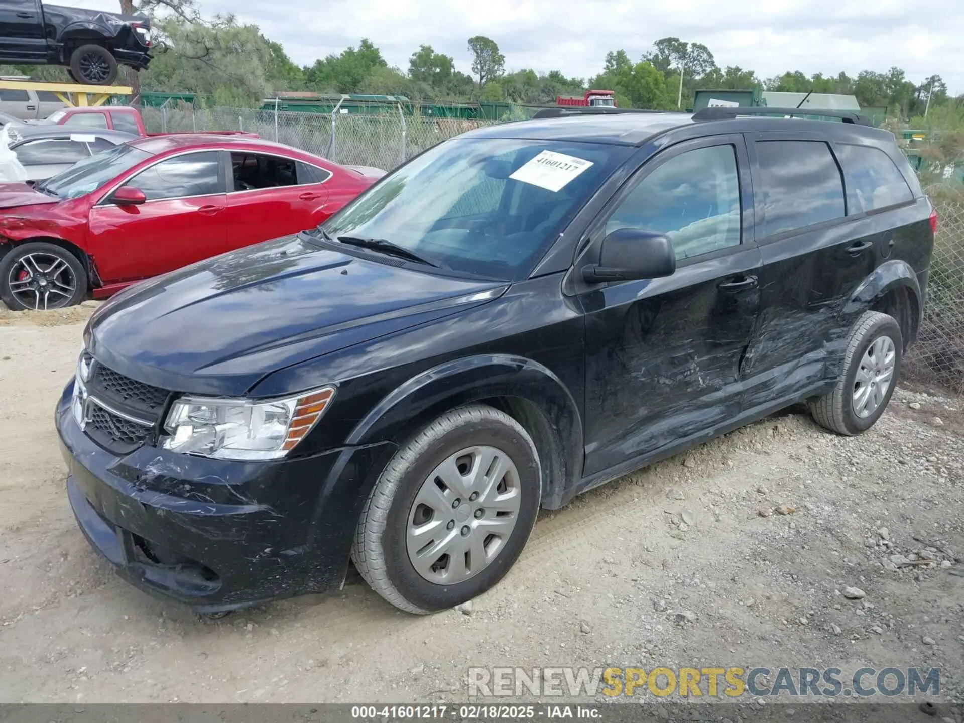 6 Photograph of a damaged car 3C4PDCAB4LT226263 DODGE JOURNEY 2020