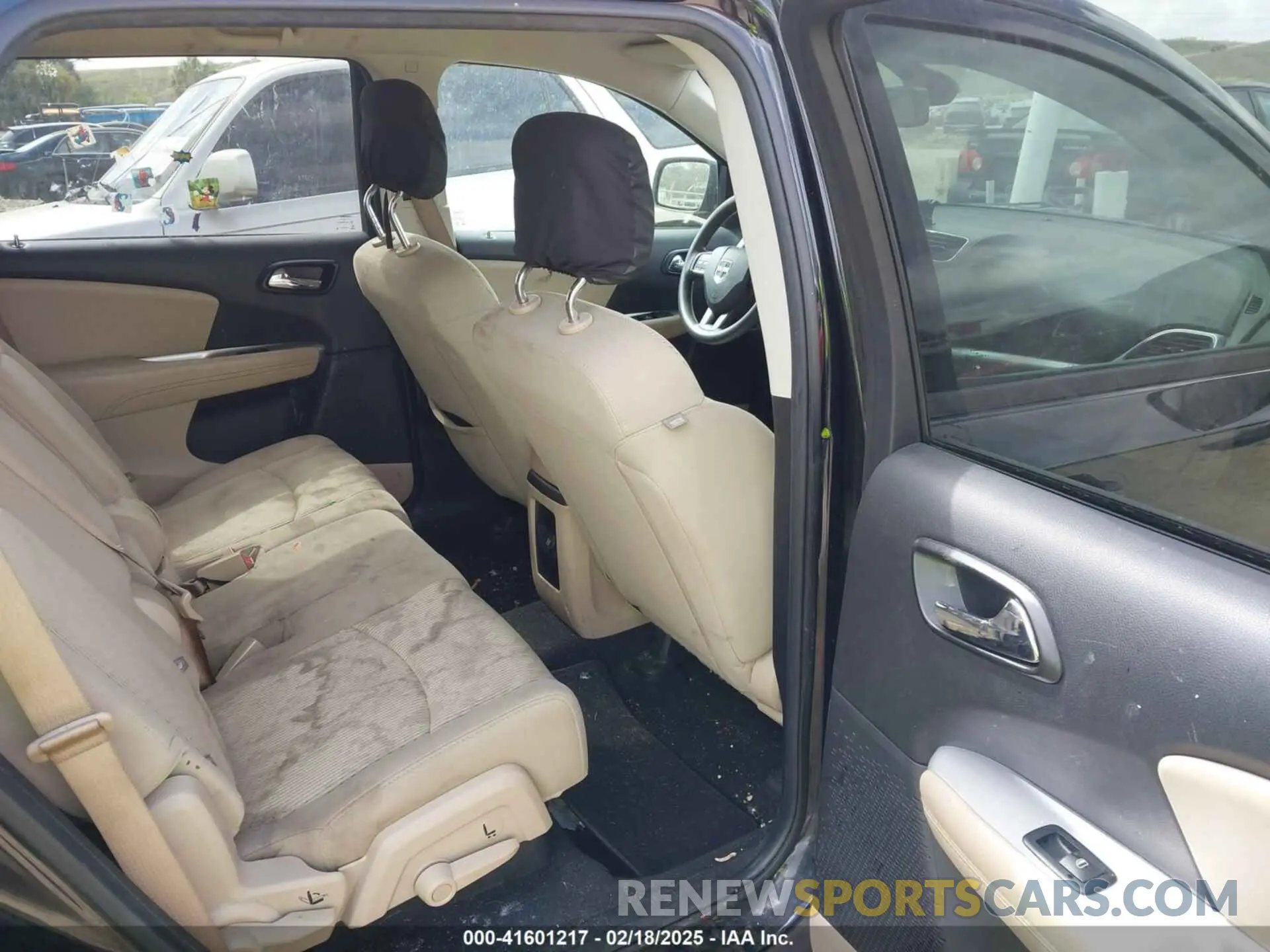 8 Photograph of a damaged car 3C4PDCAB4LT226263 DODGE JOURNEY 2020