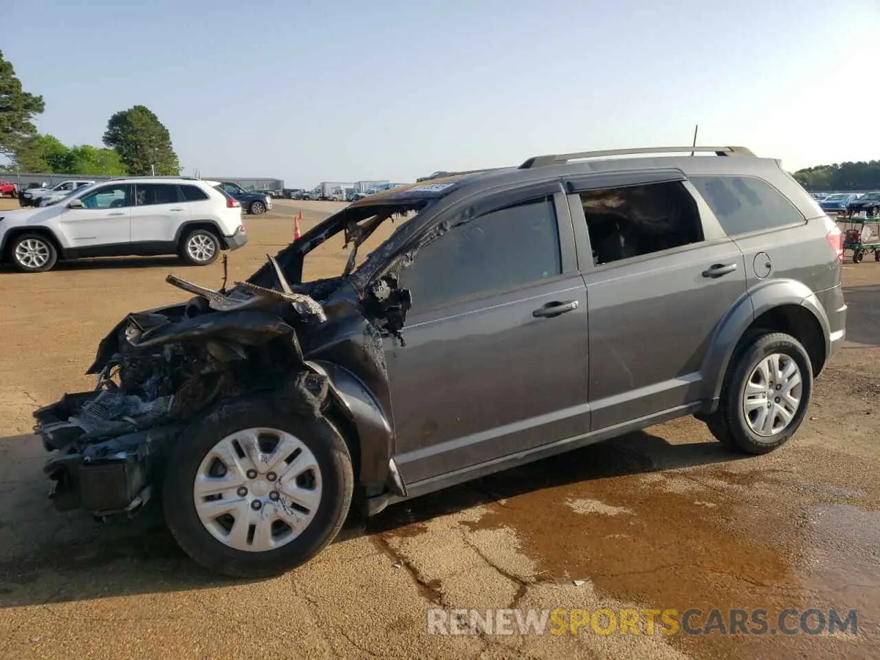 1 Photograph of a damaged car 3C4PDCAB4LT253818 DODGE JOURNEY 2020