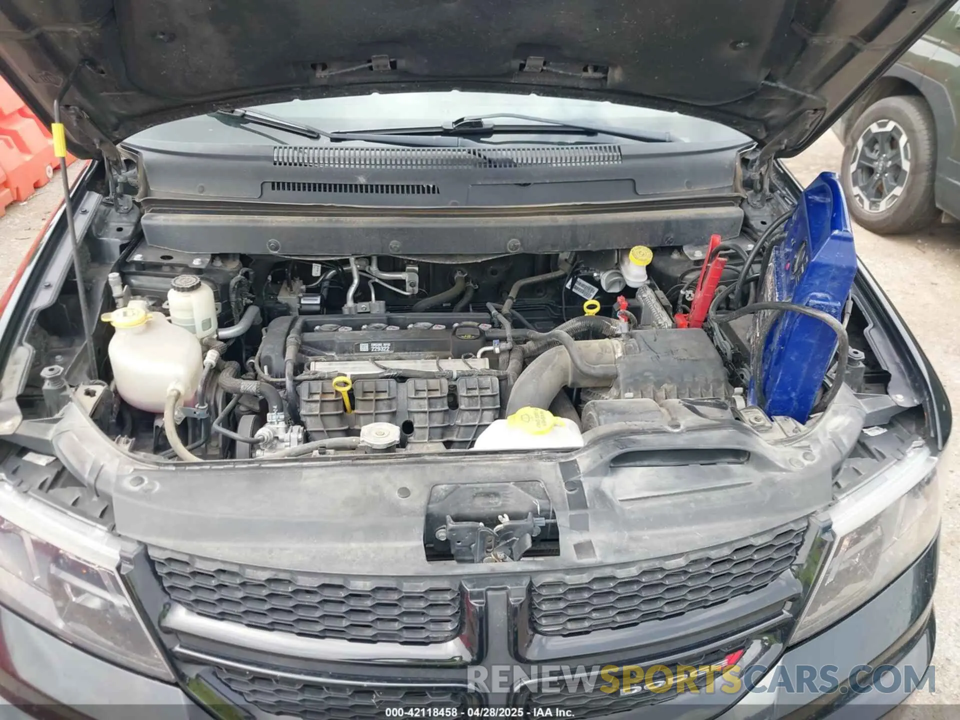 10 Photograph of a damaged car 3C4PDCAB4LT254161 DODGE JOURNEY 2020