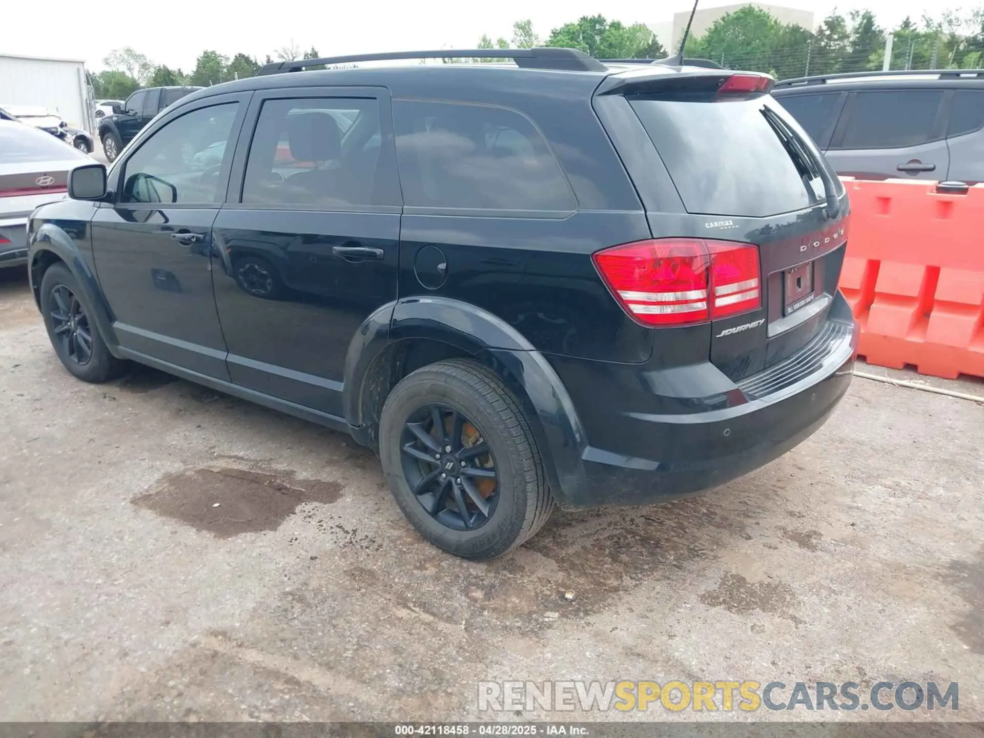 3 Photograph of a damaged car 3C4PDCAB4LT254161 DODGE JOURNEY 2020