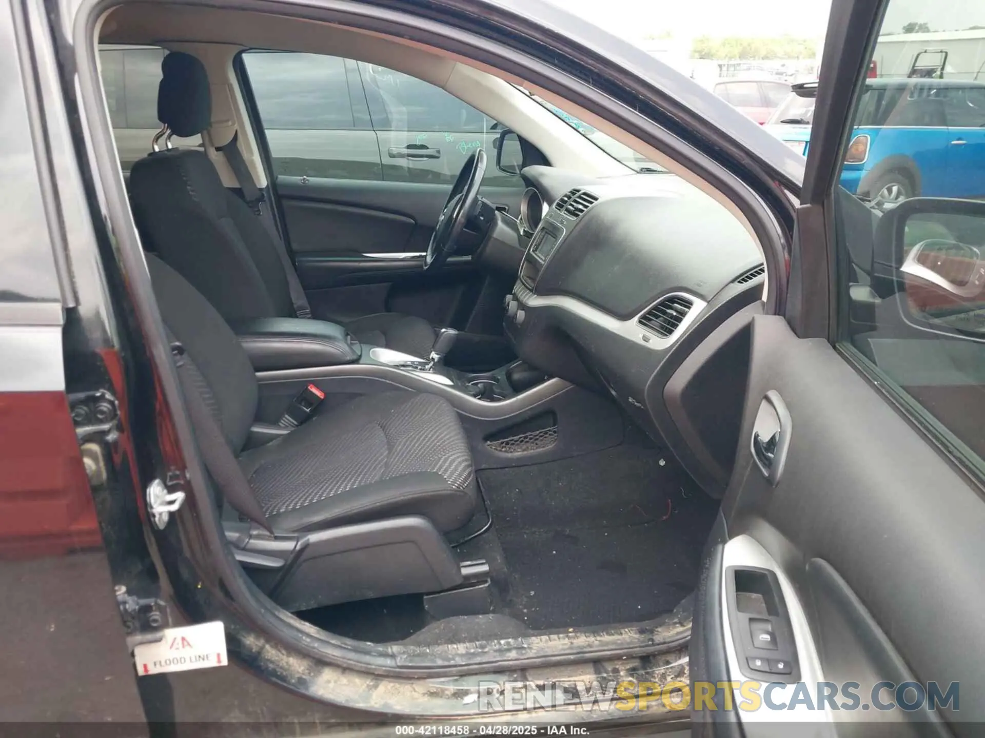 5 Photograph of a damaged car 3C4PDCAB4LT254161 DODGE JOURNEY 2020