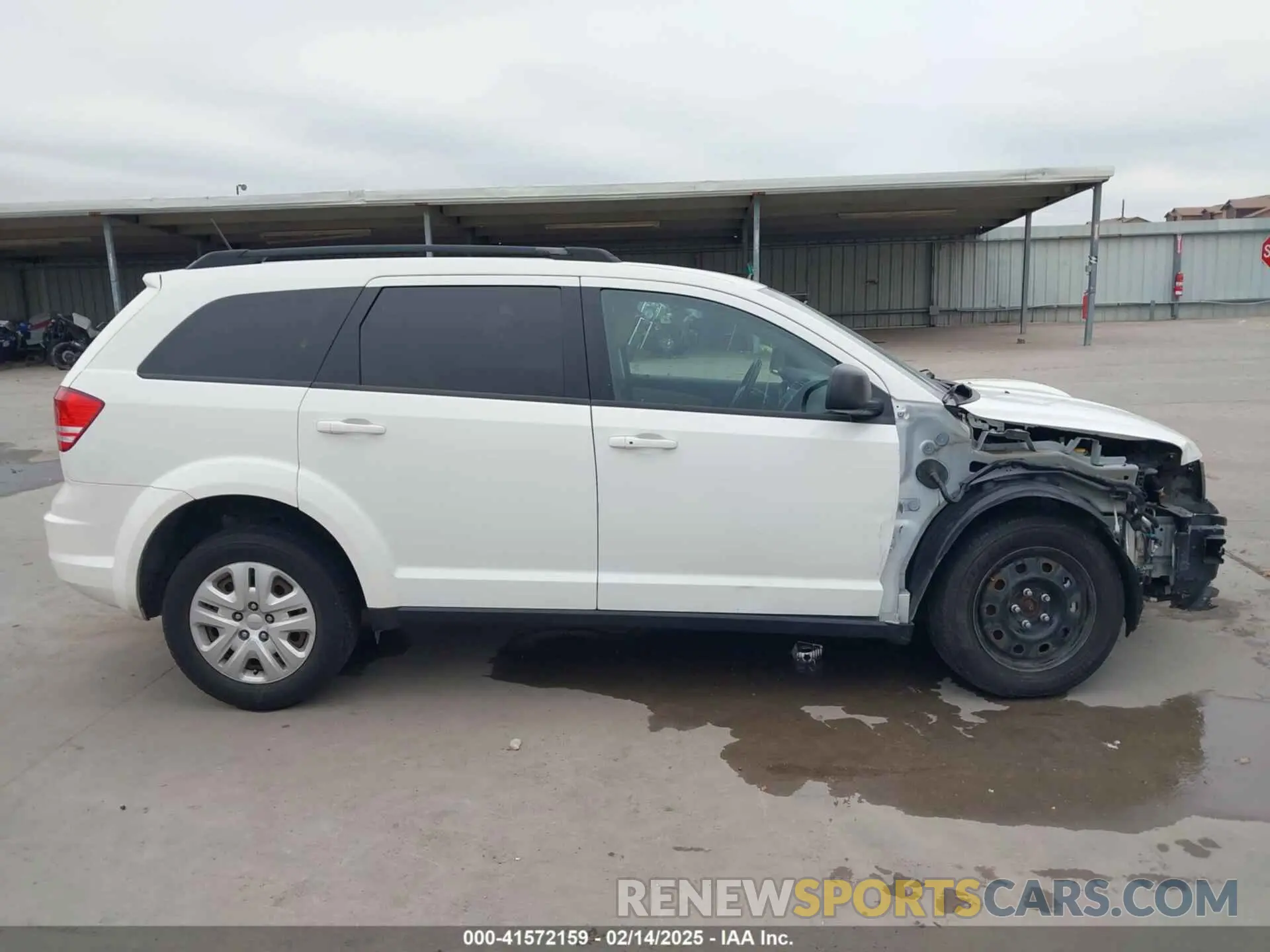 14 Photograph of a damaged car 3C4PDCAB4LT254595 DODGE JOURNEY 2020