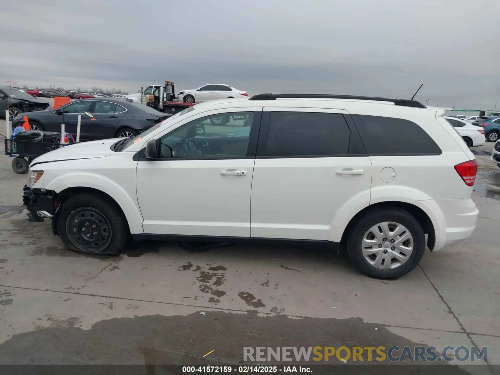 15 Photograph of a damaged car 3C4PDCAB4LT254595 DODGE JOURNEY 2020