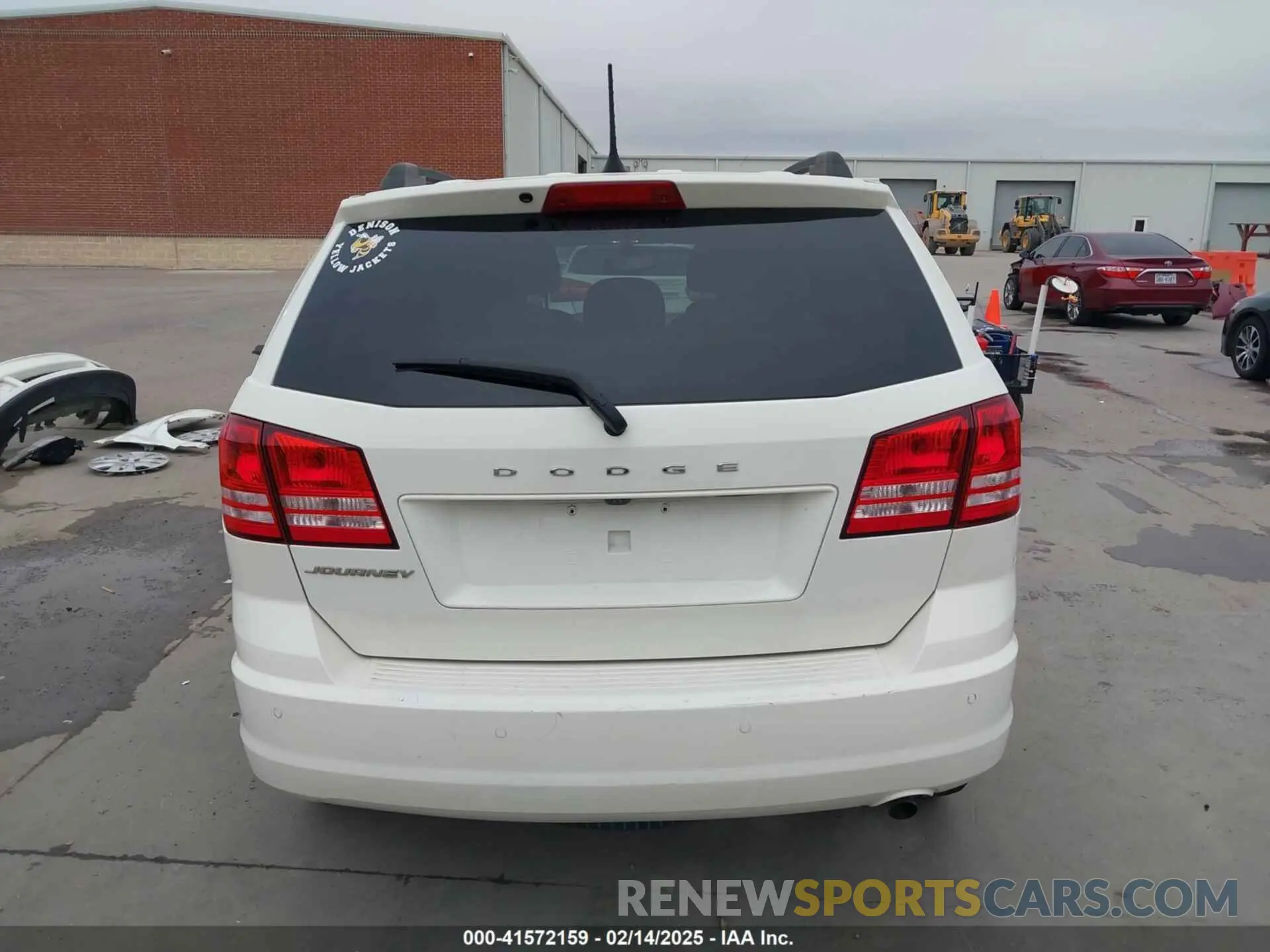 17 Photograph of a damaged car 3C4PDCAB4LT254595 DODGE JOURNEY 2020