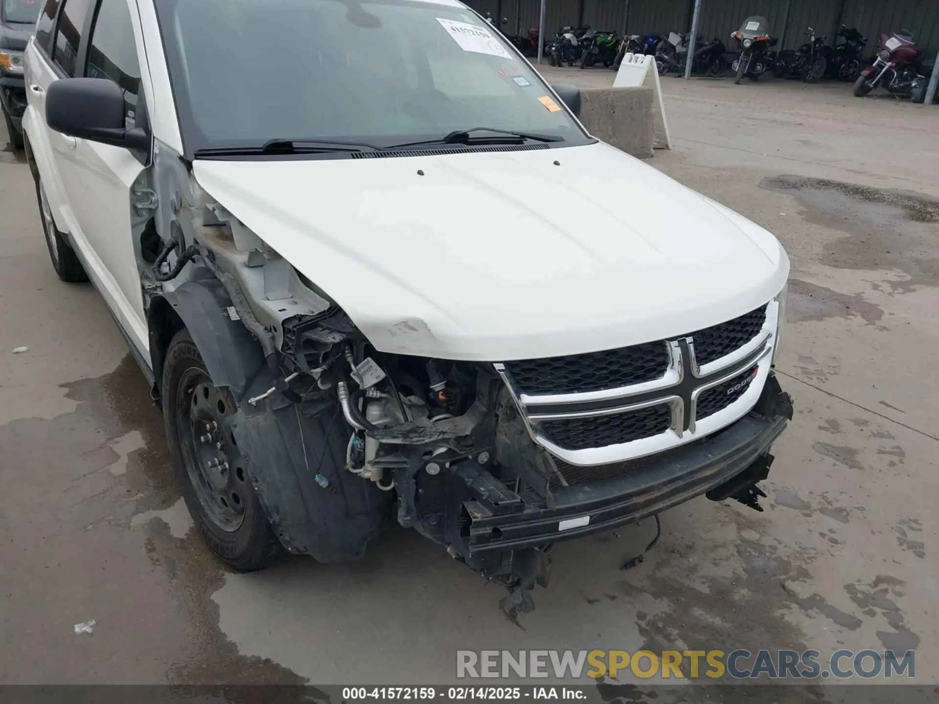 6 Photograph of a damaged car 3C4PDCAB4LT254595 DODGE JOURNEY 2020