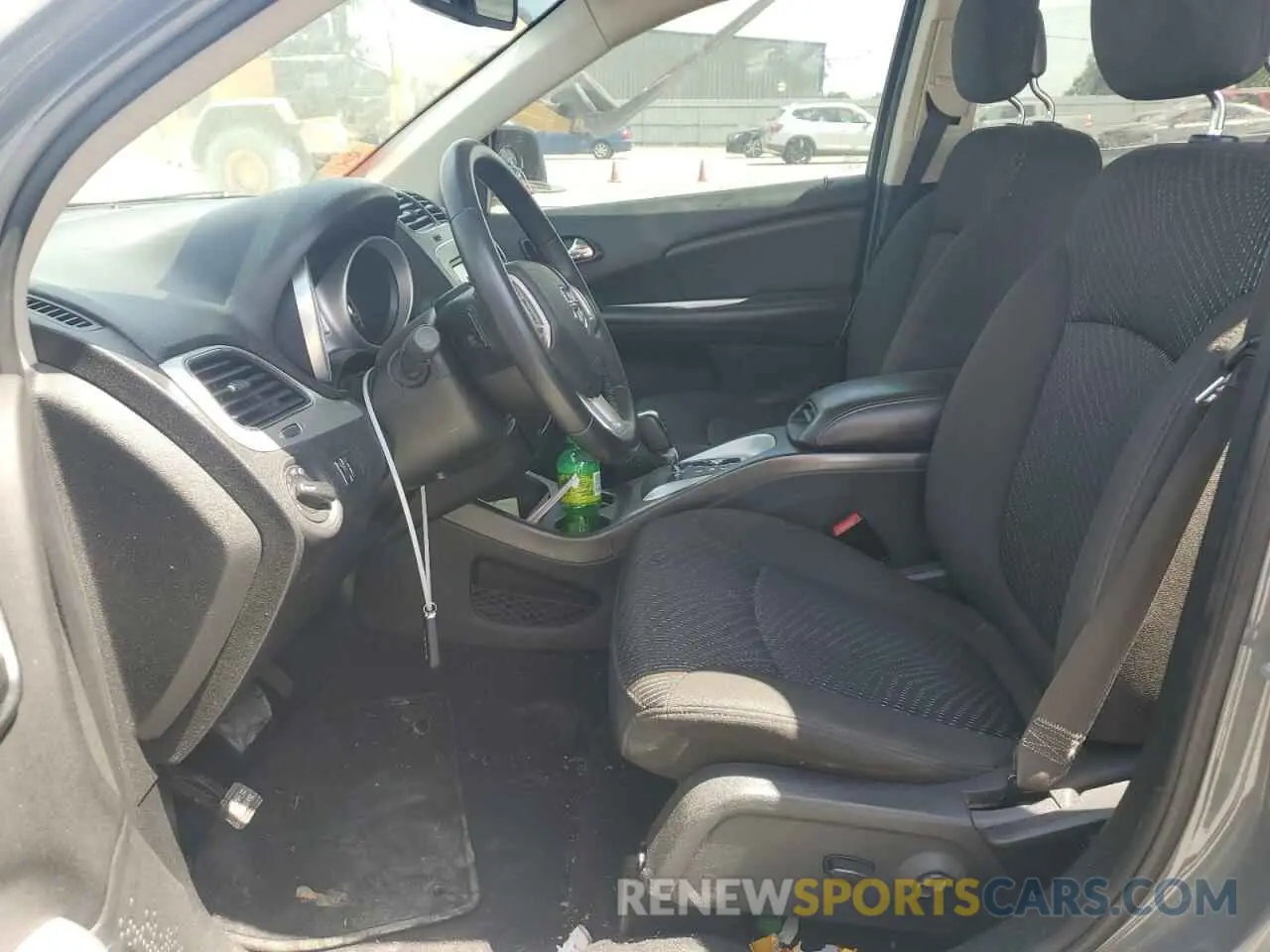 7 Photograph of a damaged car 3C4PDCAB4LT260235 DODGE JOURNEY 2020