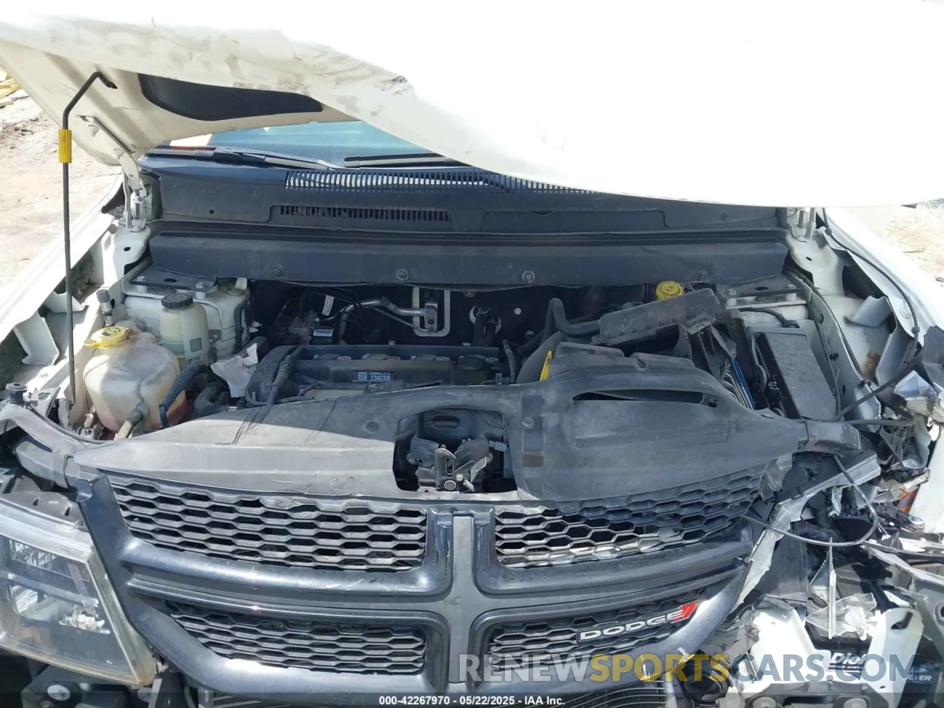 10 Photograph of a damaged car 3C4PDCAB4LT268075 DODGE JOURNEY 2020