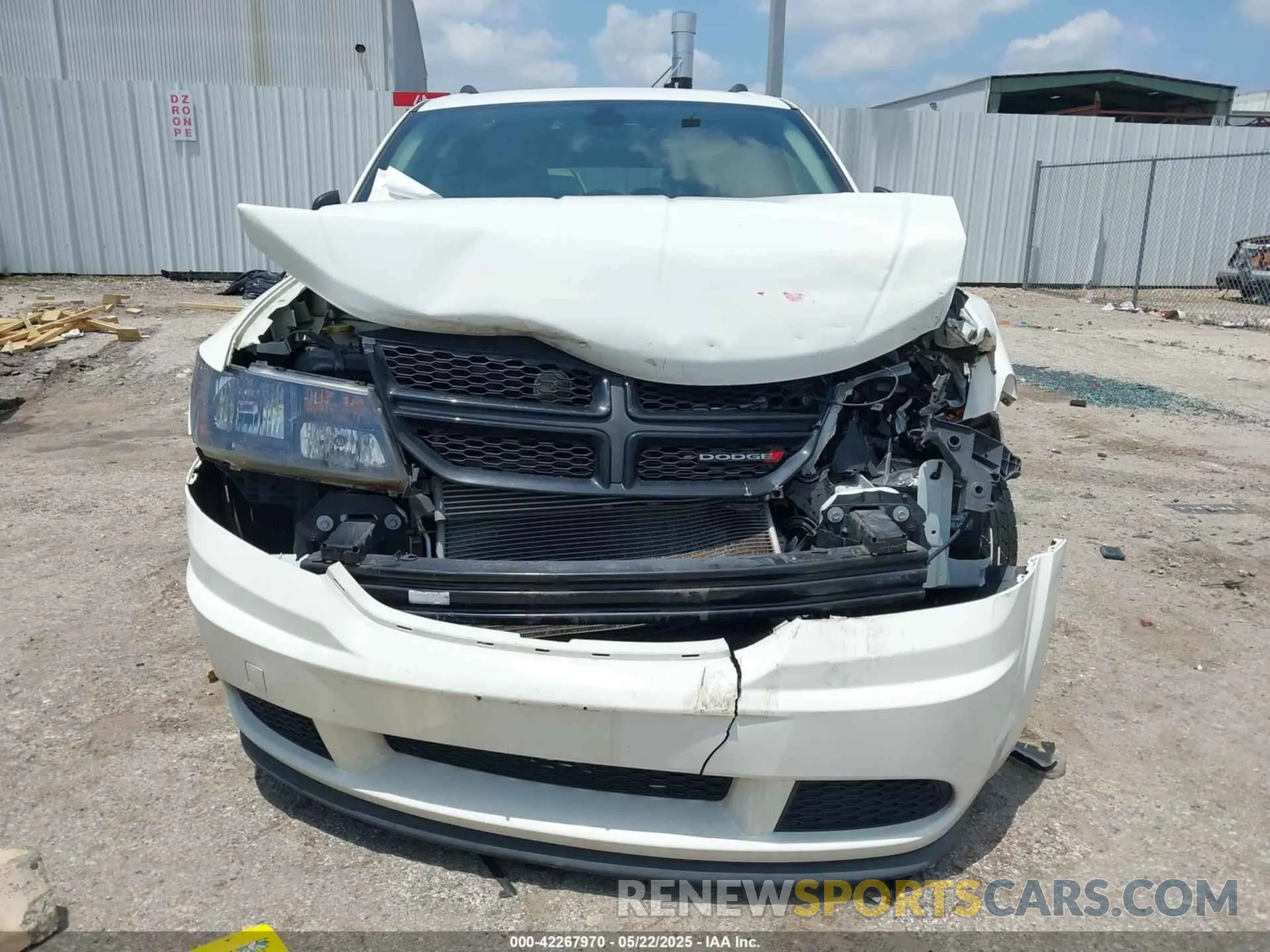 11 Photograph of a damaged car 3C4PDCAB4LT268075 DODGE JOURNEY 2020