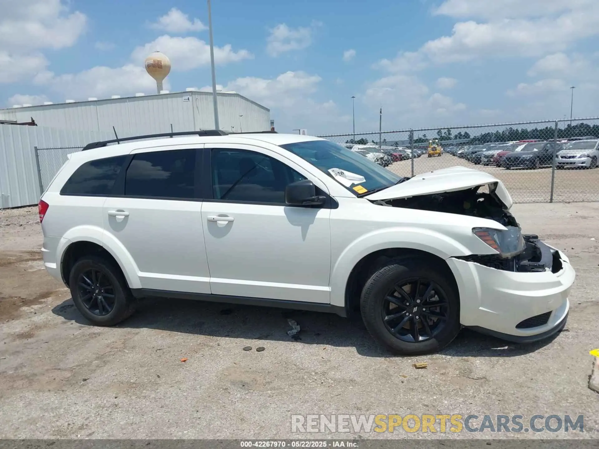 12 Photograph of a damaged car 3C4PDCAB4LT268075 DODGE JOURNEY 2020