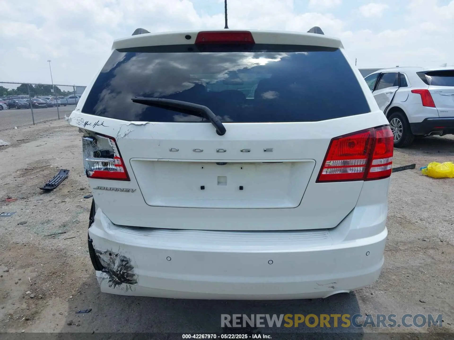 15 Photograph of a damaged car 3C4PDCAB4LT268075 DODGE JOURNEY 2020