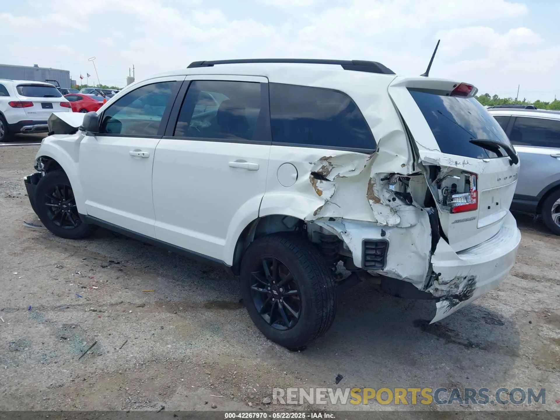 3 Photograph of a damaged car 3C4PDCAB4LT268075 DODGE JOURNEY 2020