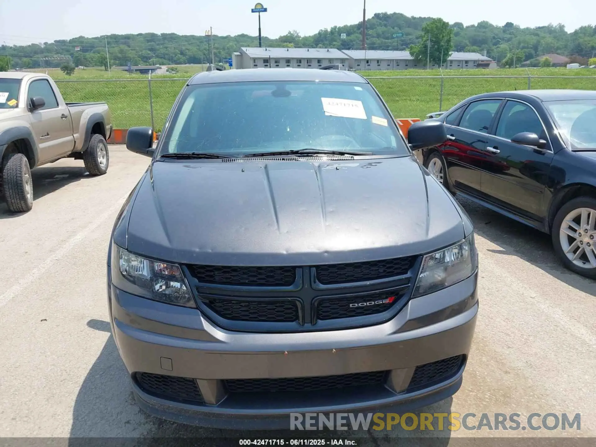 12 Photograph of a damaged car 3C4PDCAB4LT274068 DODGE JOURNEY 2020